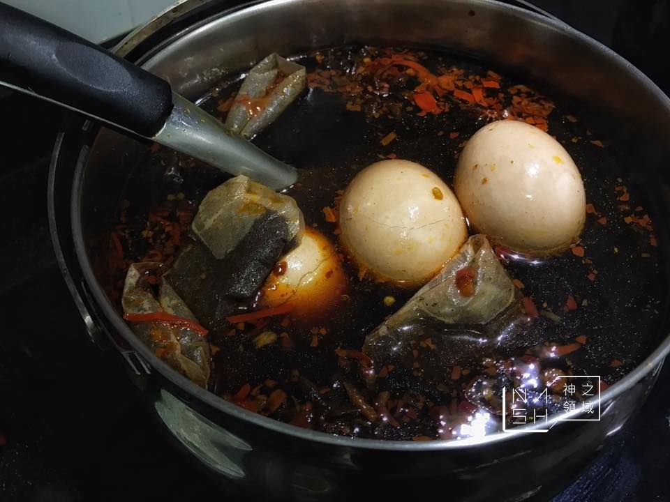 魯蛇王,茶葉蛋