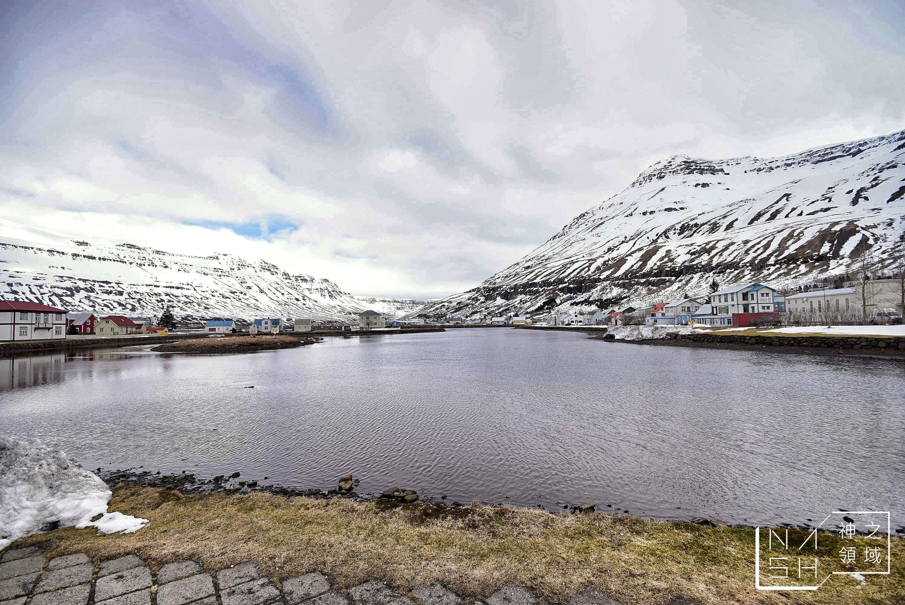 冰島自由行環島景點推薦,塞濟斯菲厄澤,Seydisfjordur,冰島東部峽灣小鎮,白日夢冒險王滑板公路