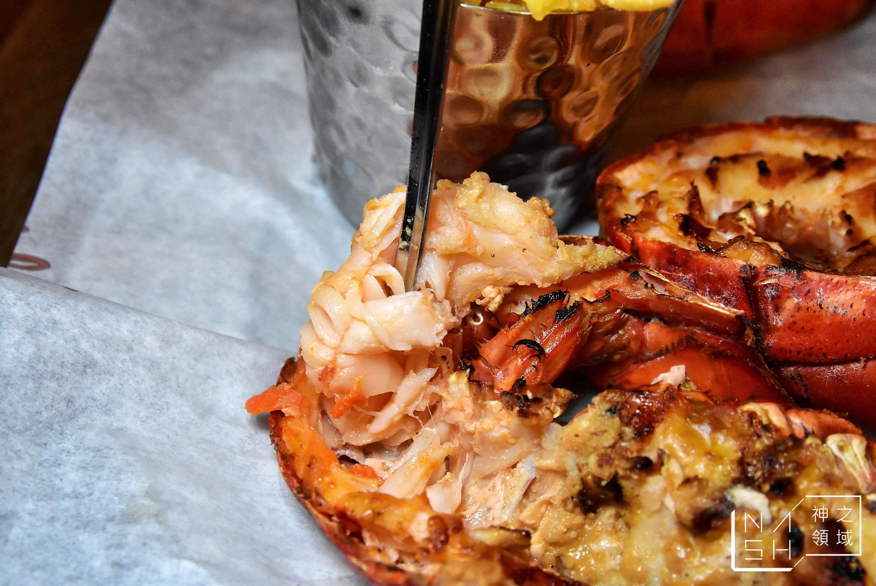 Burger & Lobster