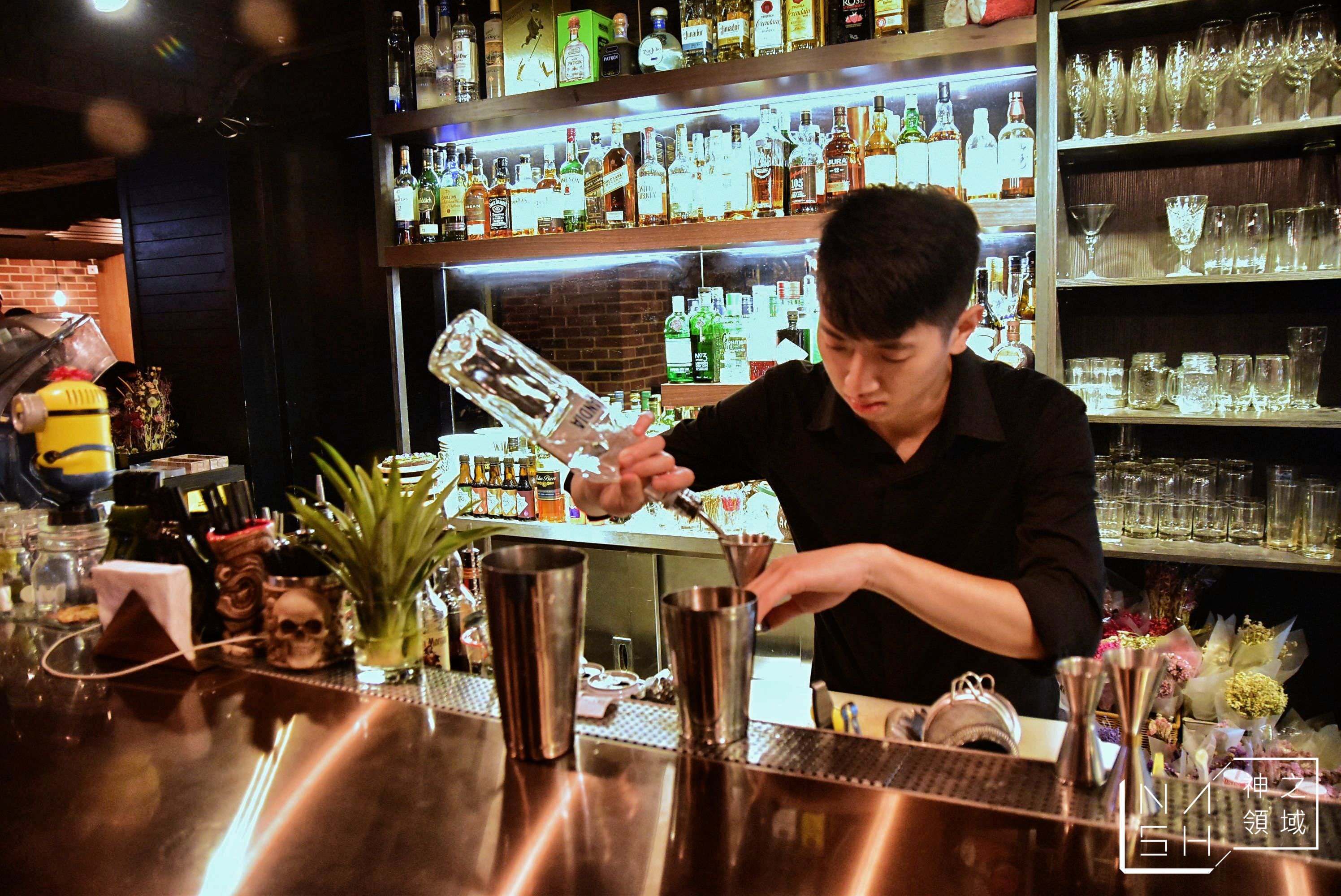 悄悄話餐酒館