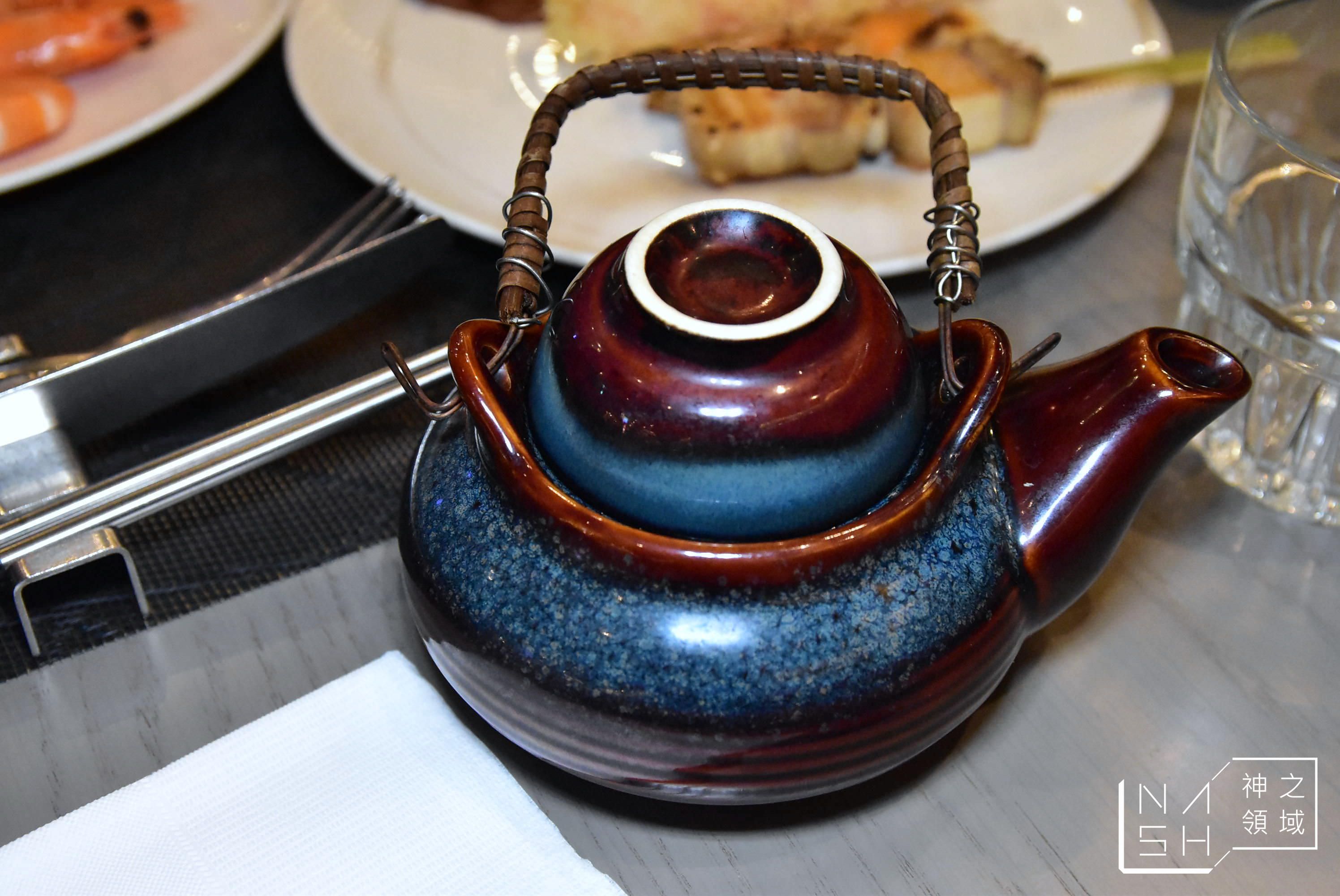 饗饗