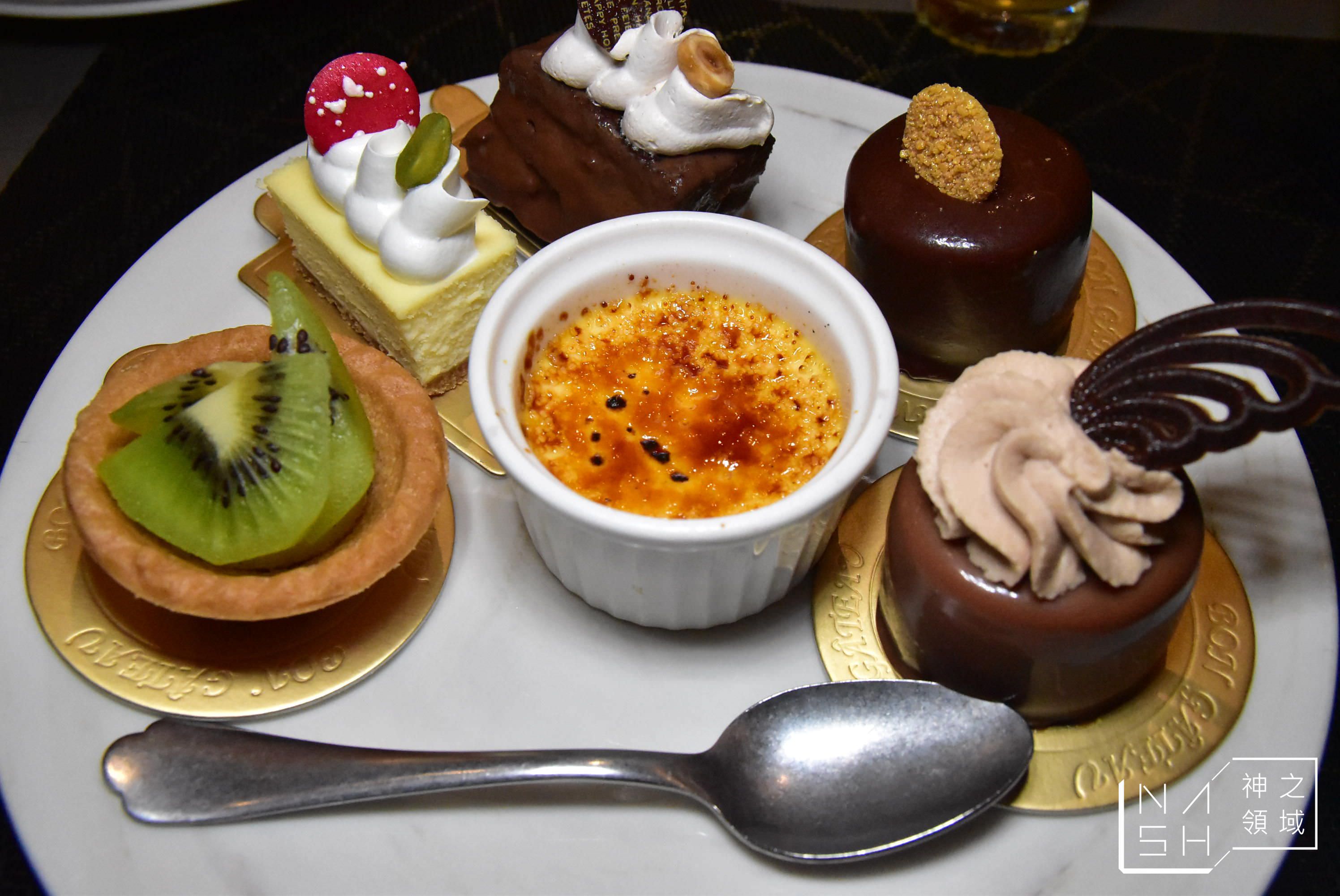 饗饗