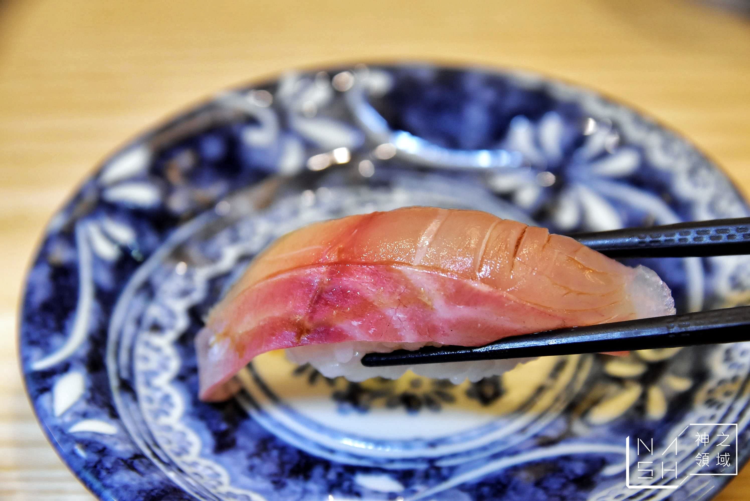 靛居鮨