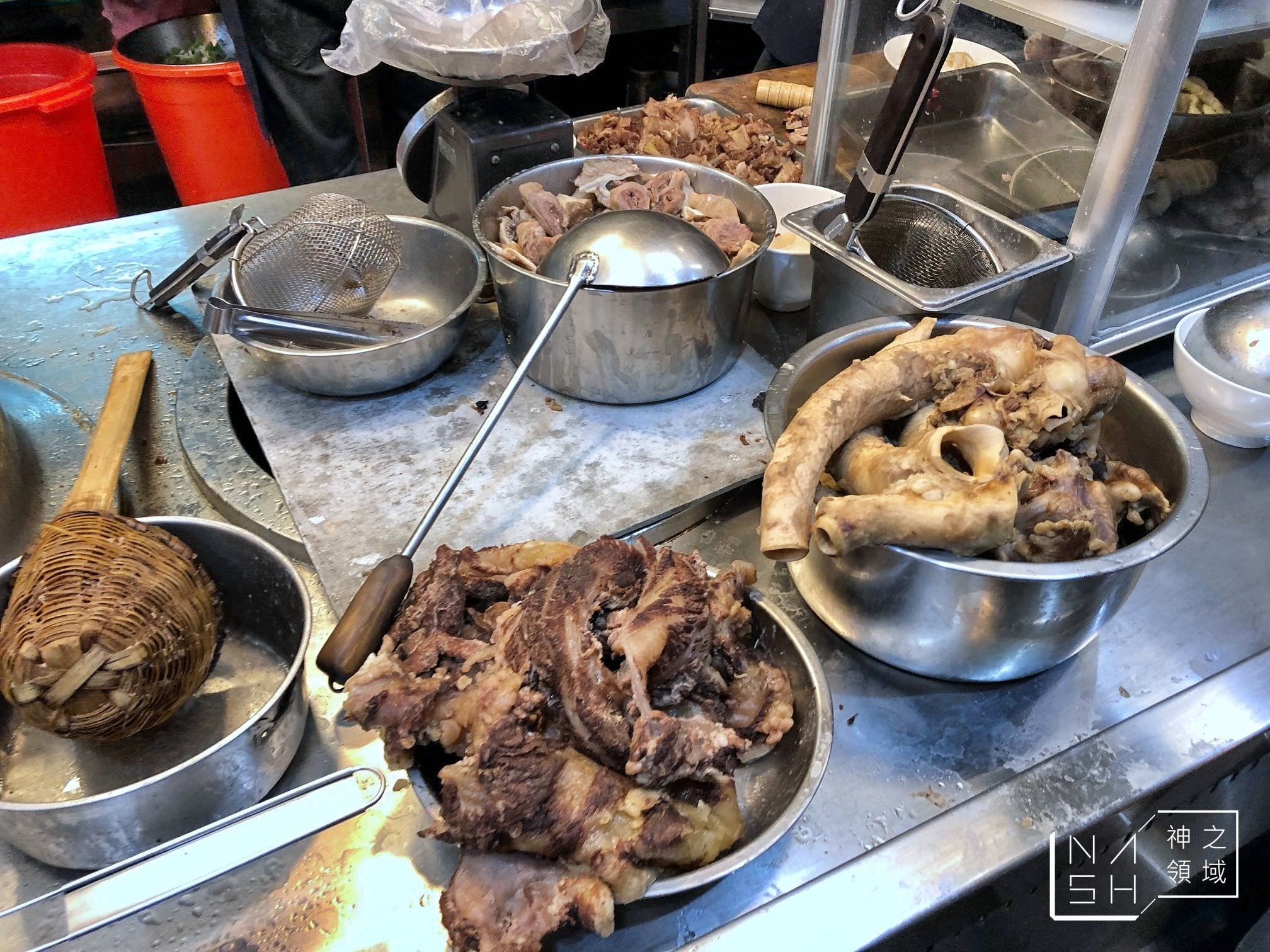 助仔牛肉湯