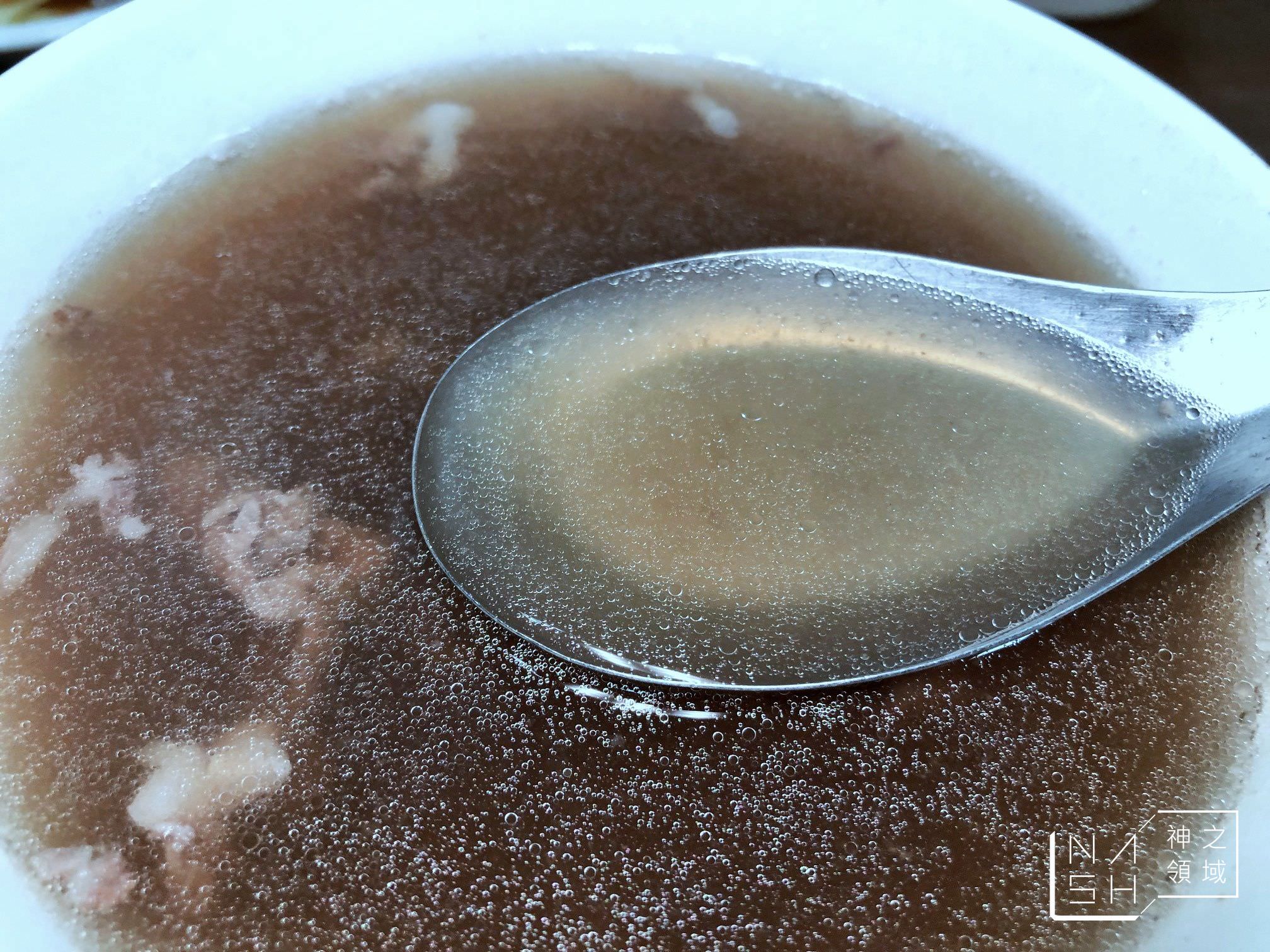 助仔牛肉湯