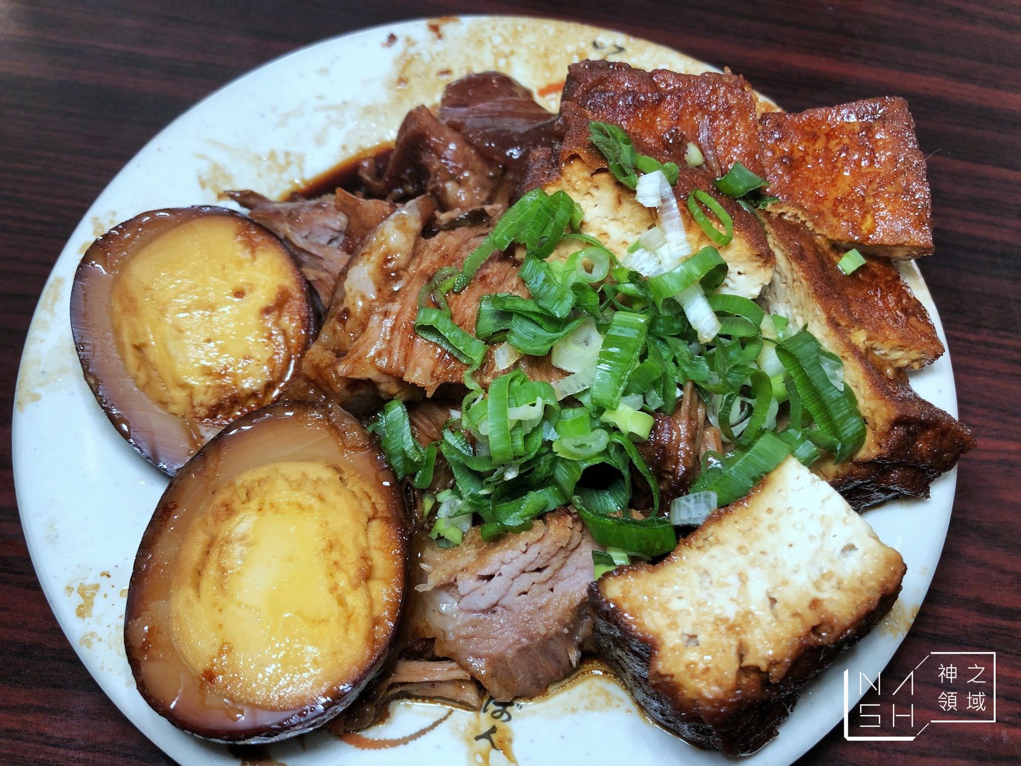 老牌張豬腳飯