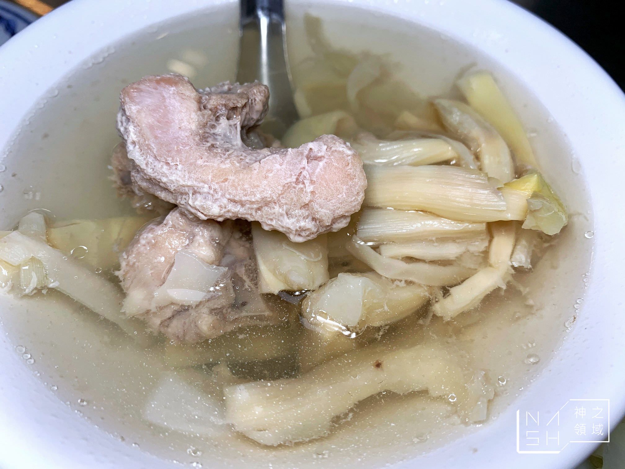 梁記嘉義雞肉飯