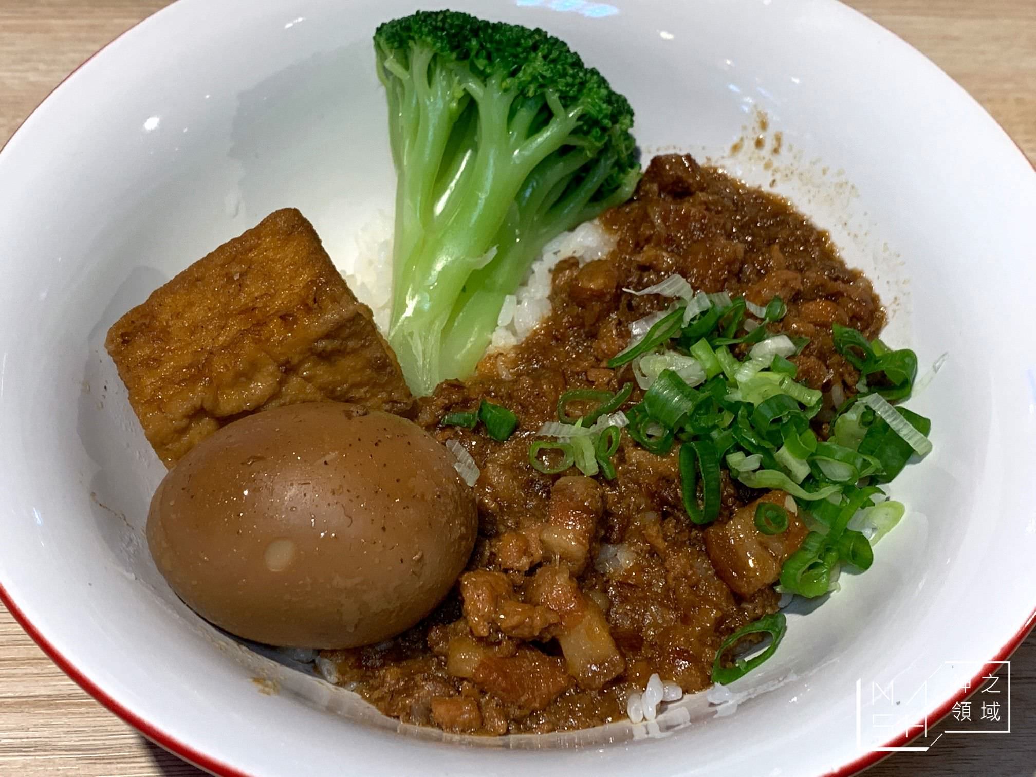 桃園機場第二航廈美食