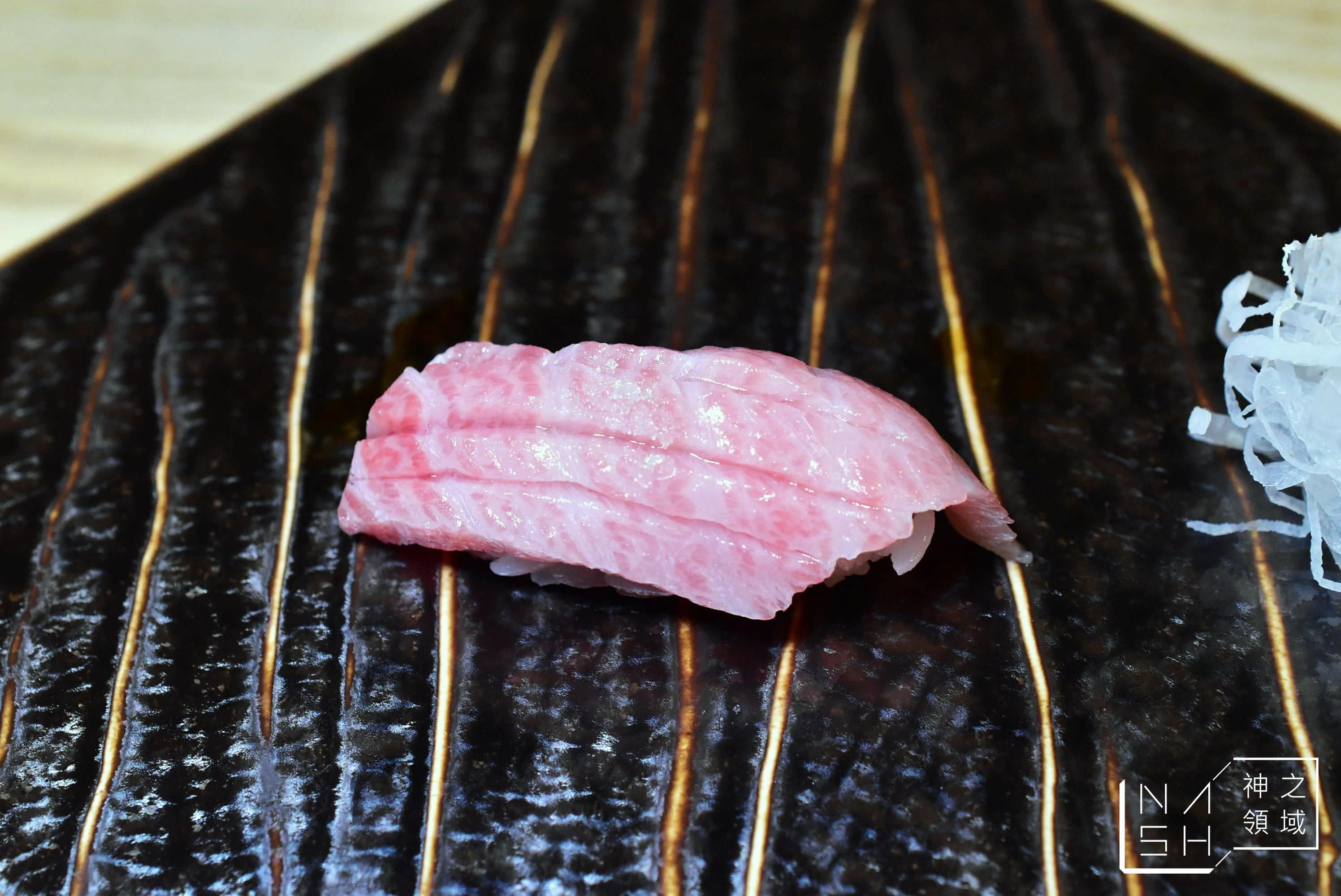 靛居鮨