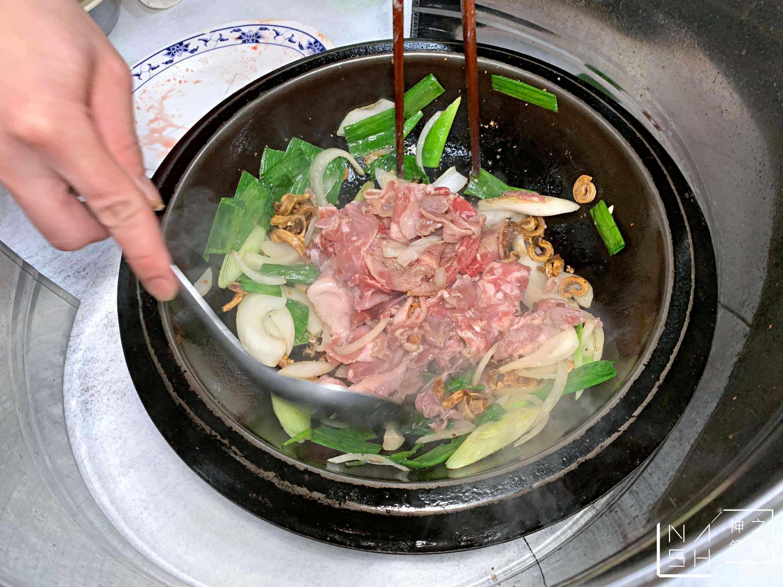 小紅莓自助石頭火鍋城