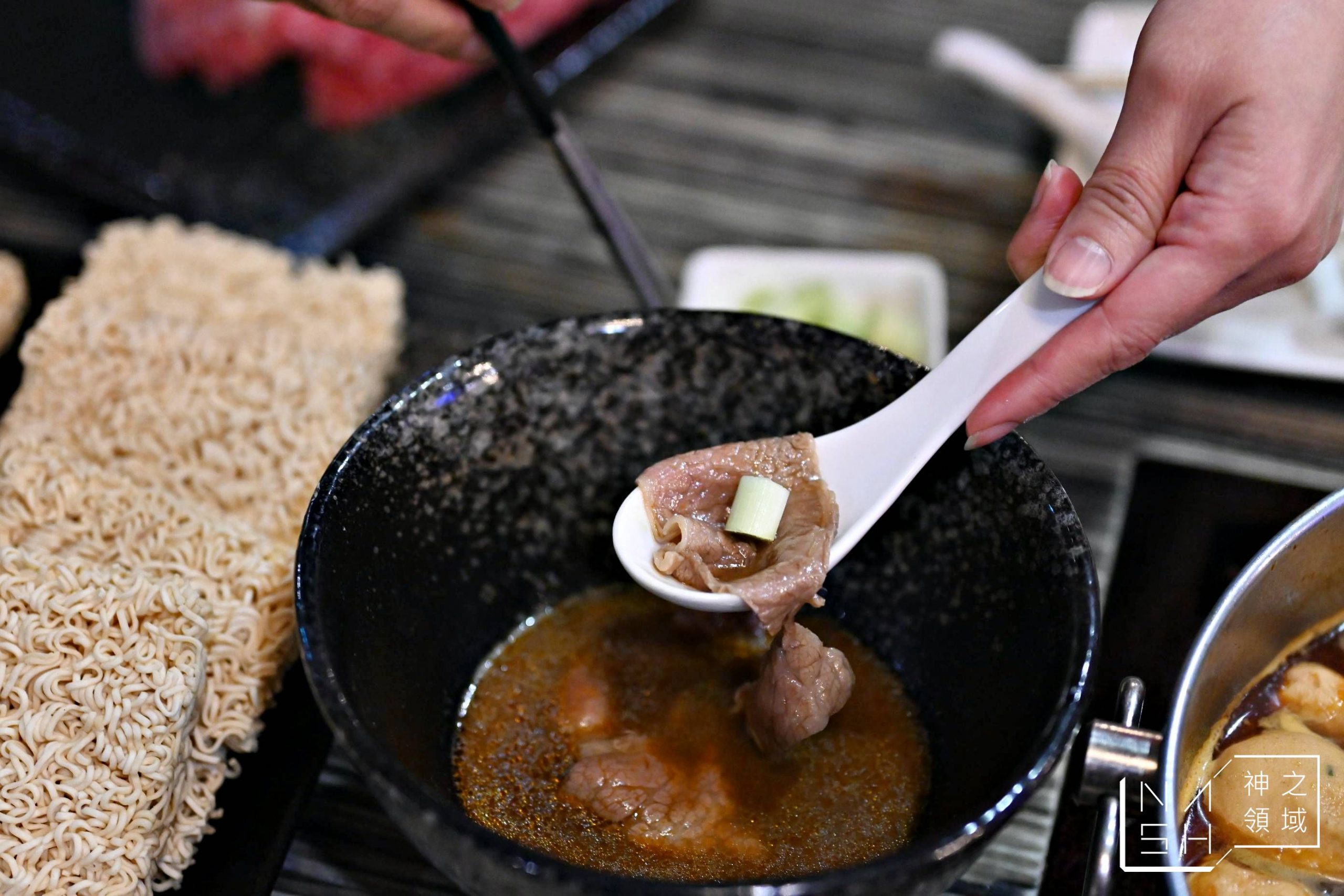 麻神麻辣火鍋