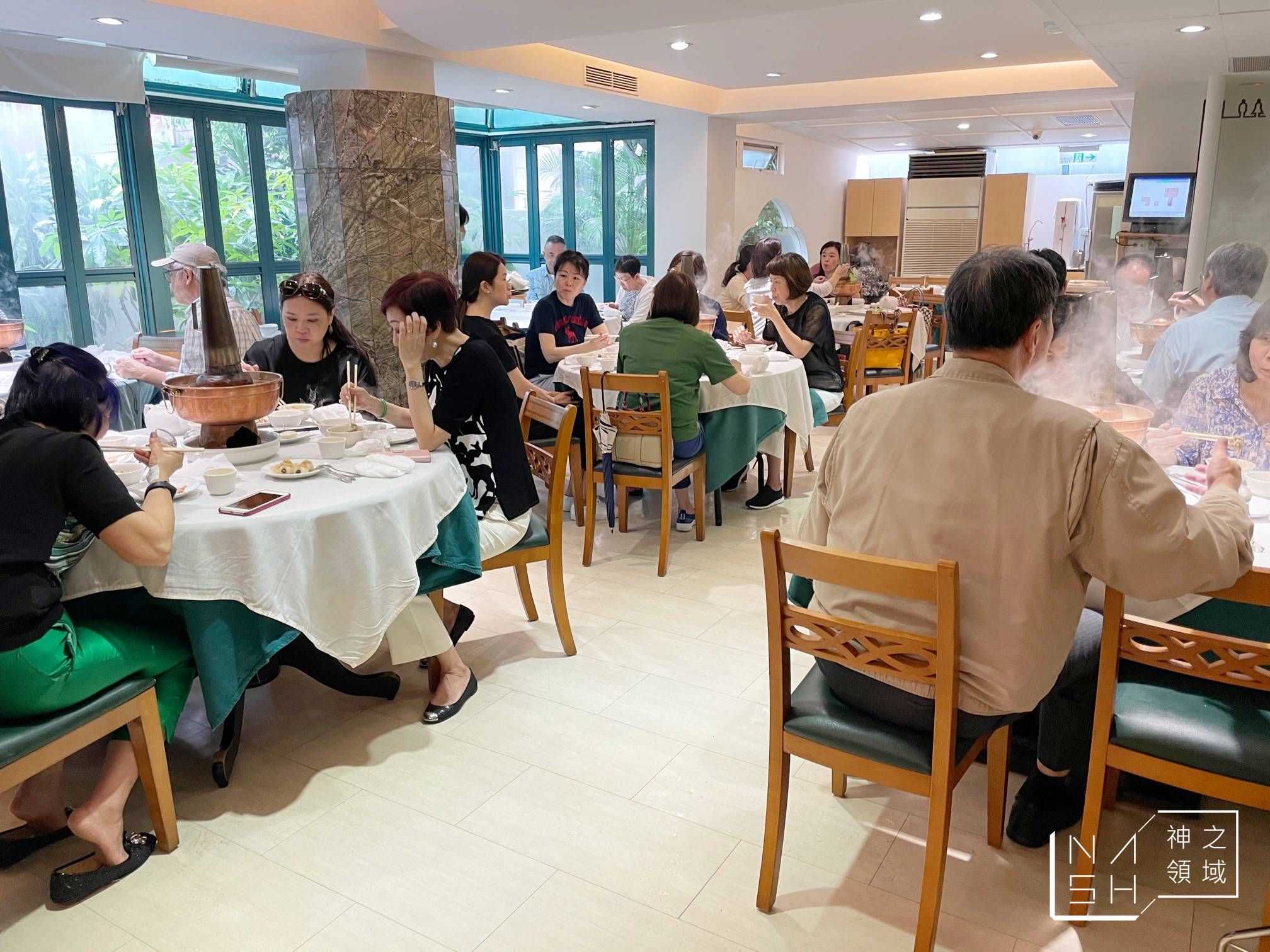 圍爐酸菜白肉火鍋