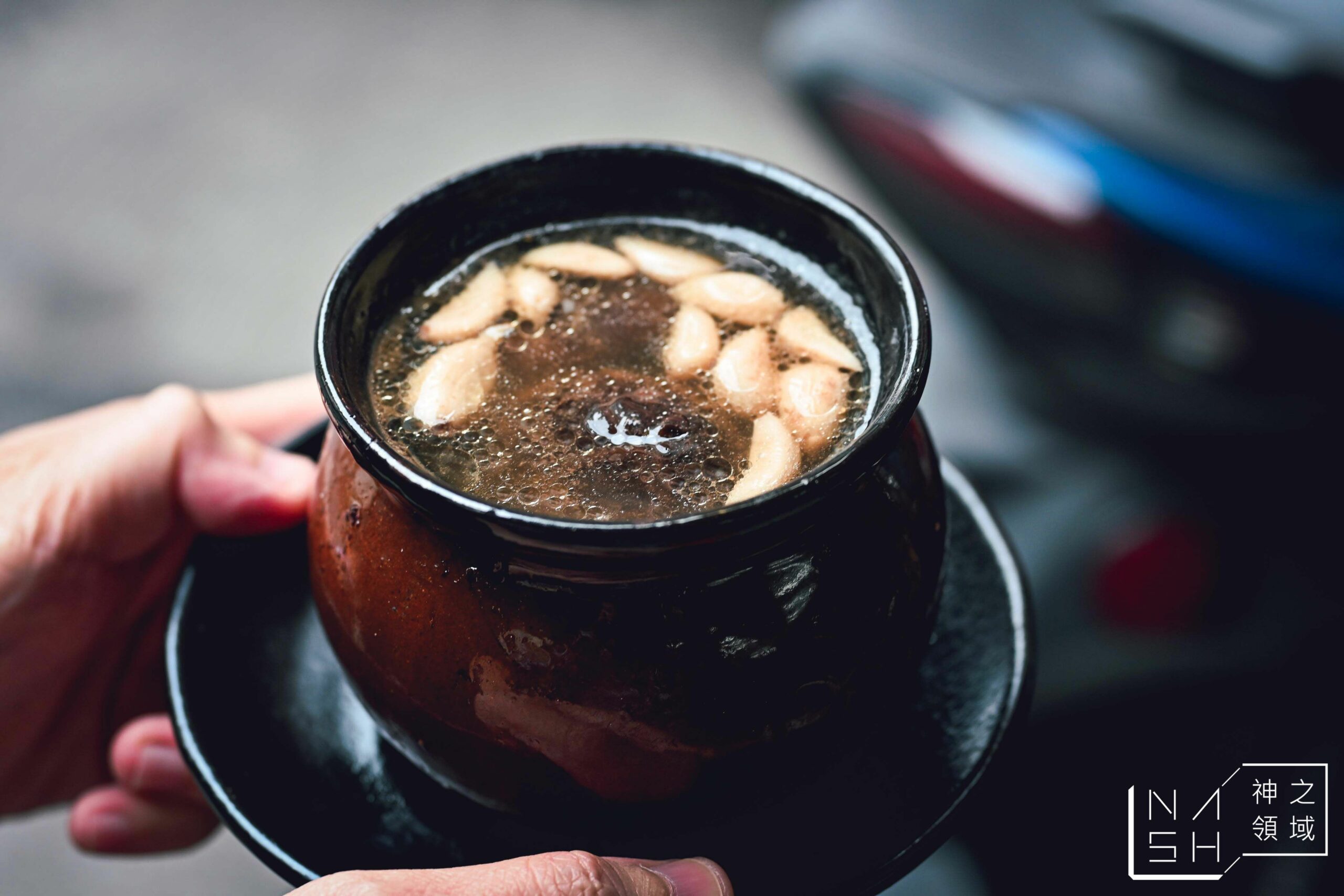 甕中甕炭火煨湯