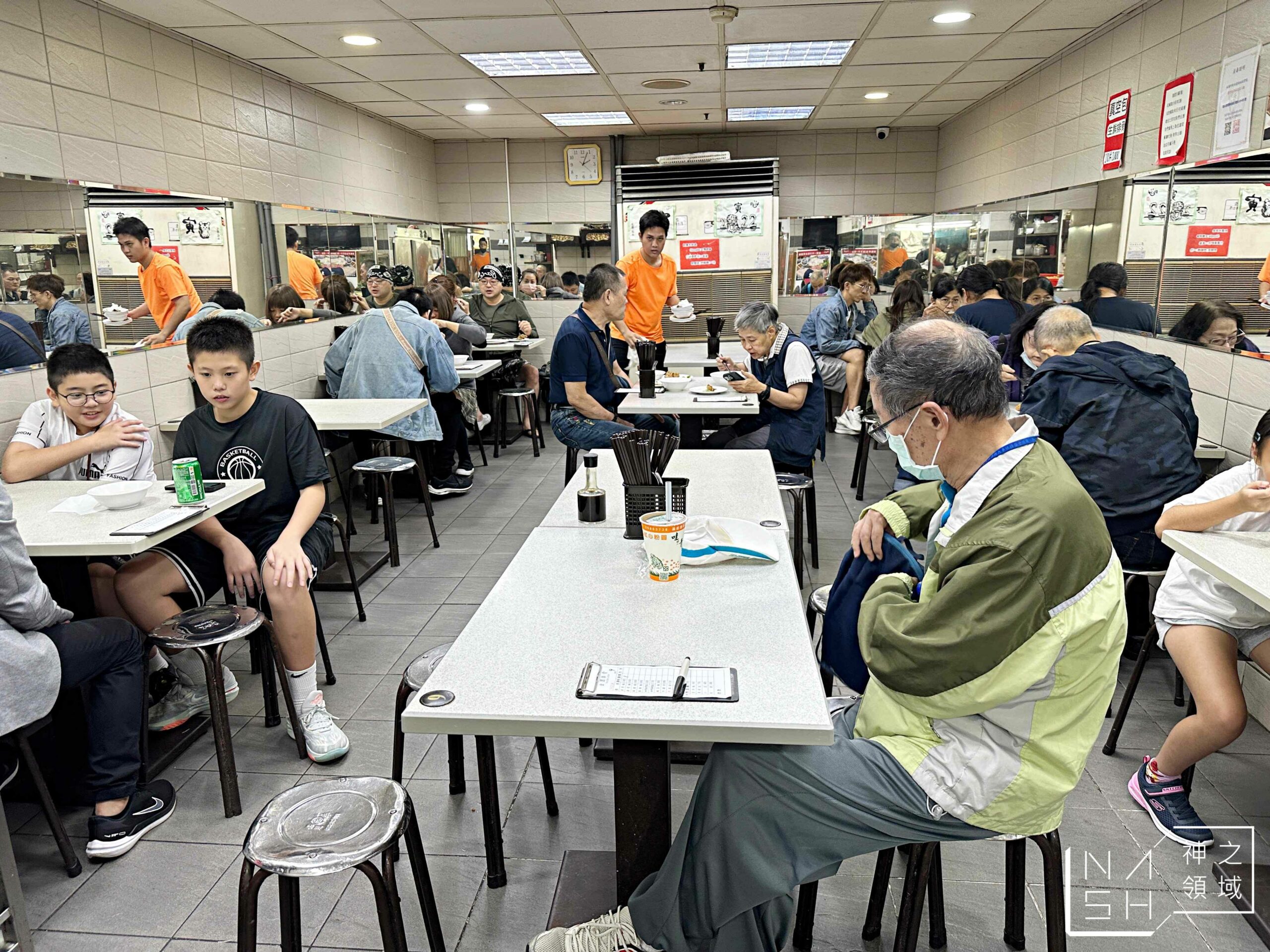 金園排骨萬年店