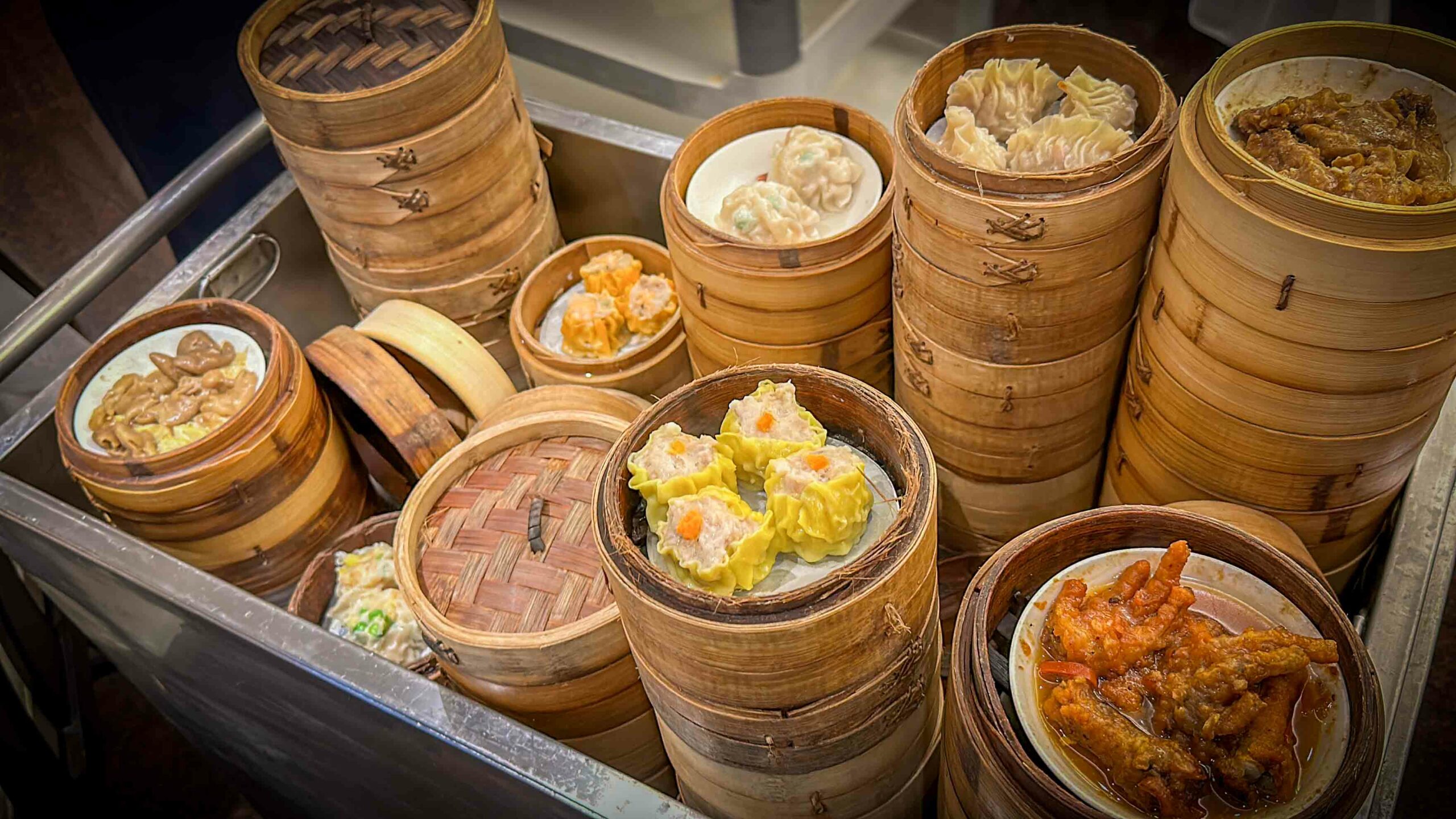 【南京復興美食】兄弟飯店梅花廳港式飲茶，經典手推車必吃推薦
