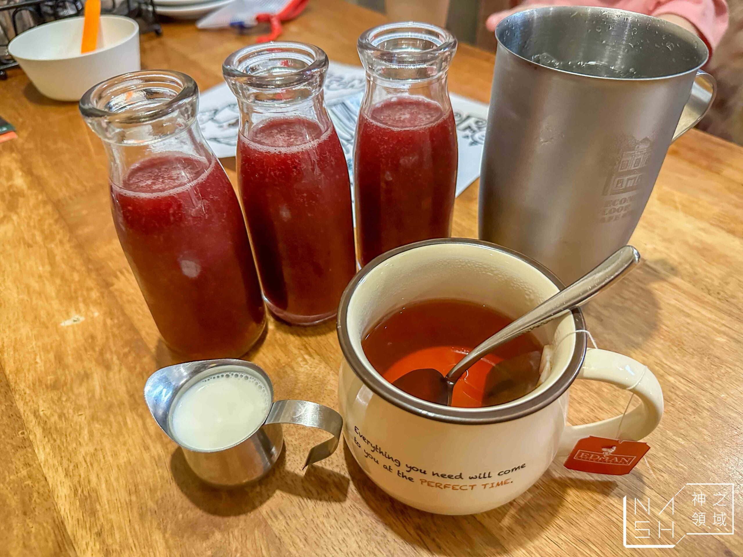 SECOND FLOOR CAFE 貳樓仁愛