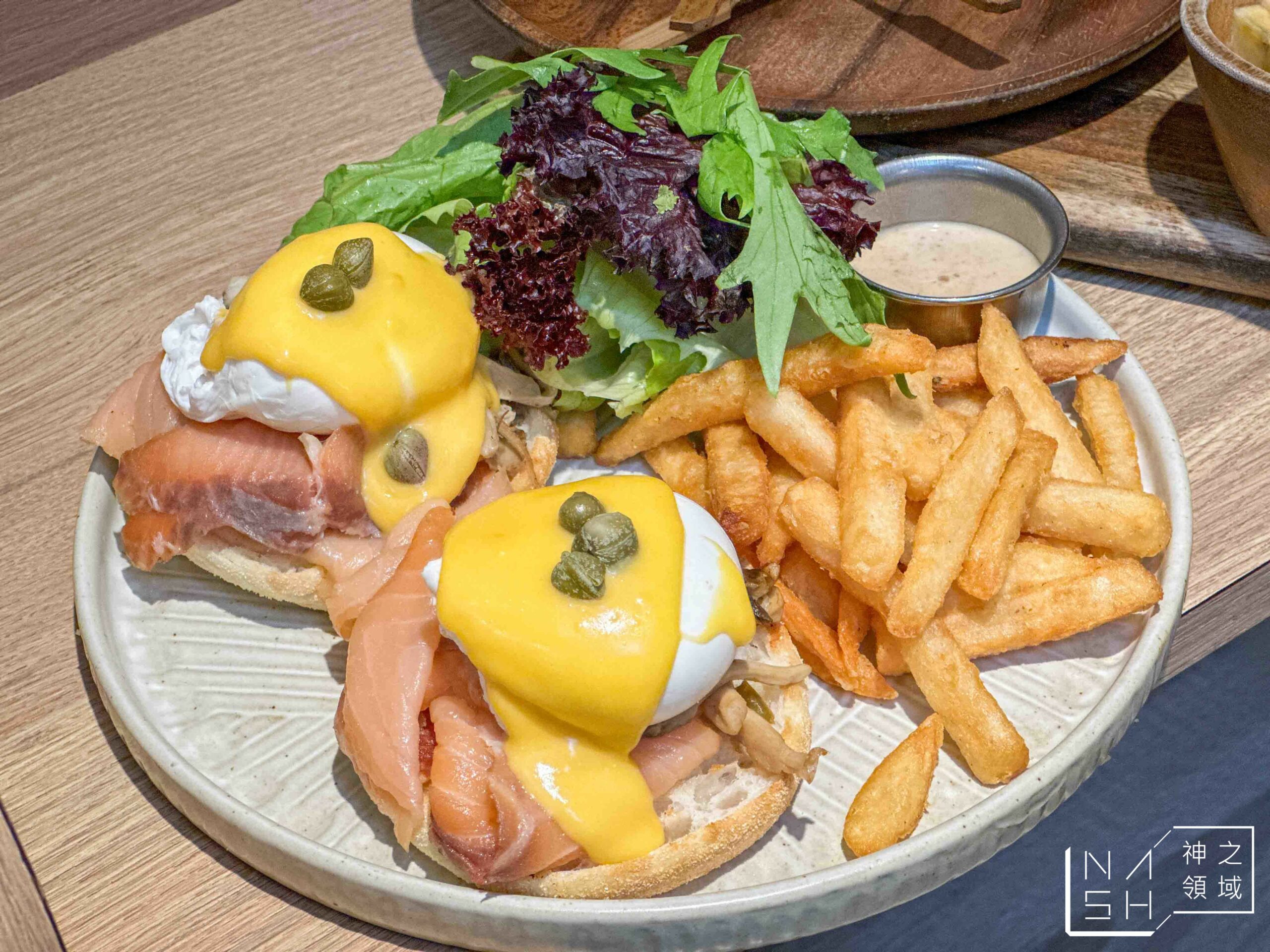 SECOND FLOOR CAFE 貳樓仁愛