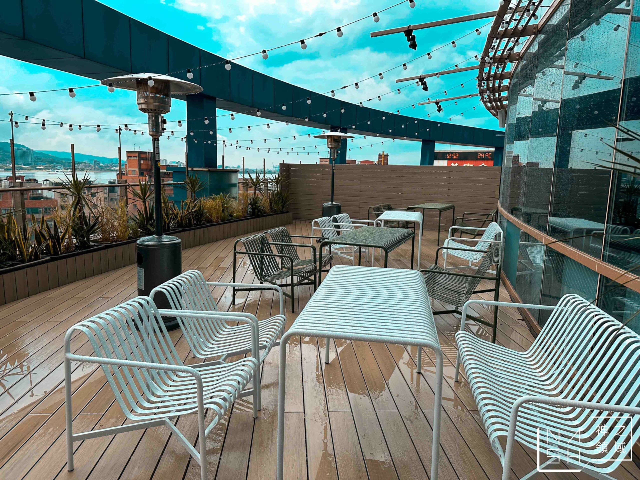 SECOND FLOOR CAFE 貳樓淡水站前店