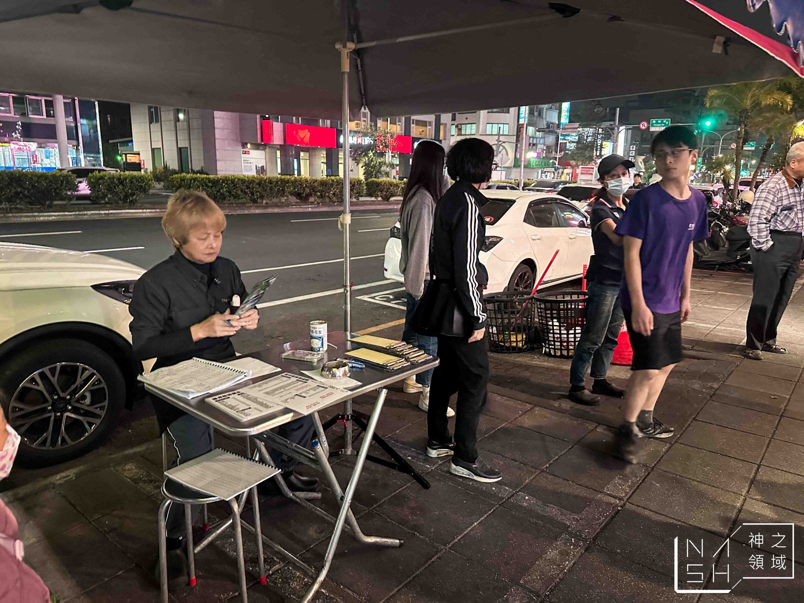 體育館海鮮碳烤