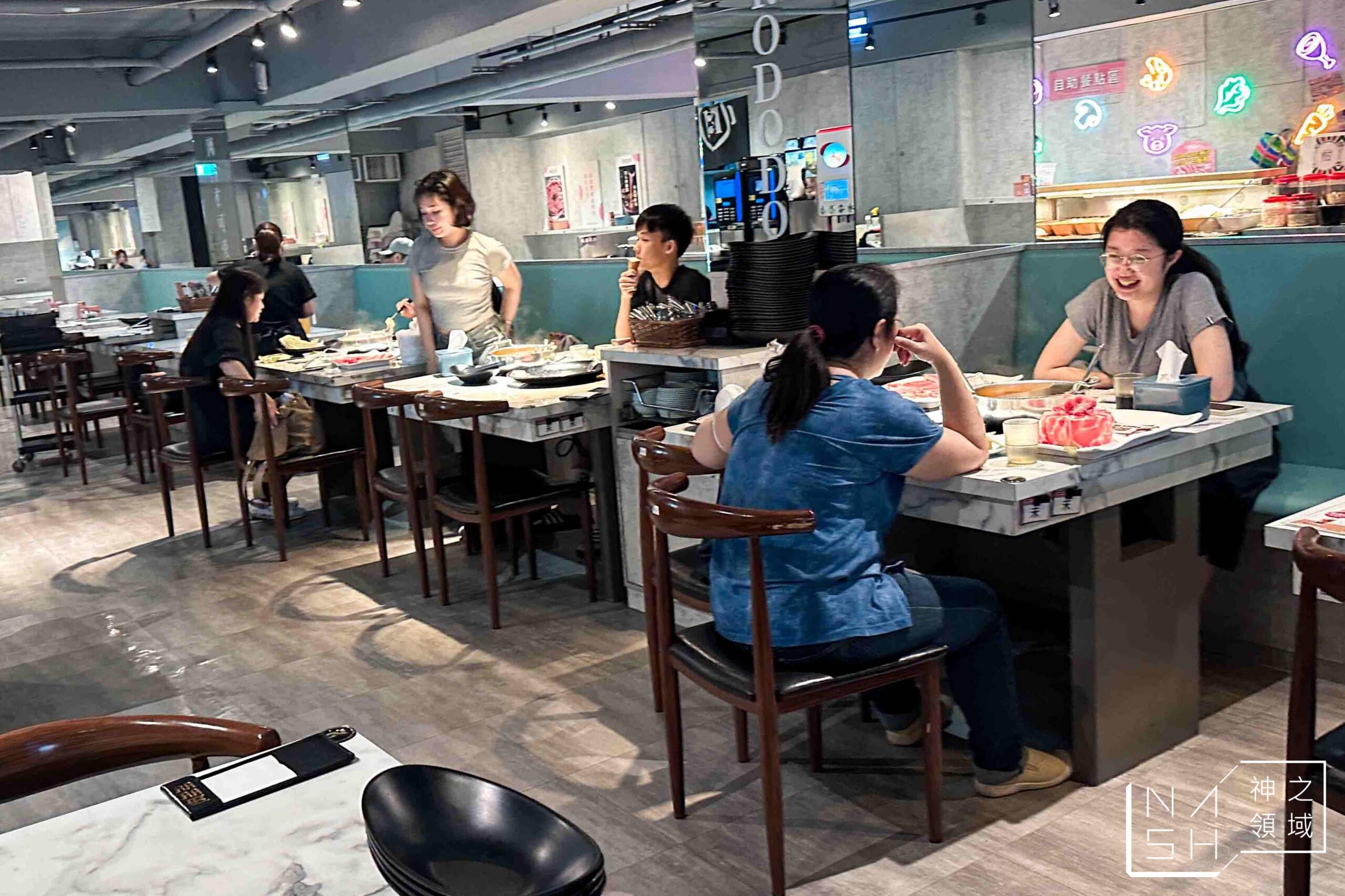 肉多多火鍋台北西門店