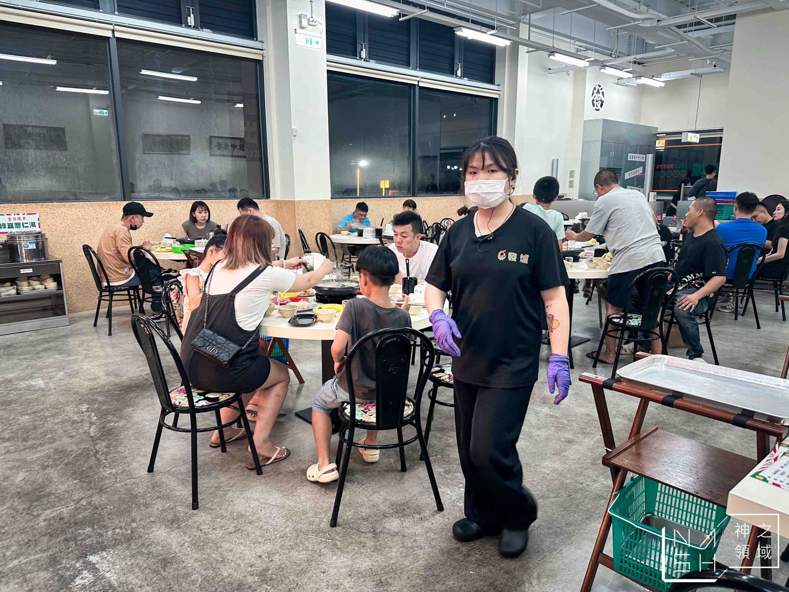 發爐石頭火鍋館