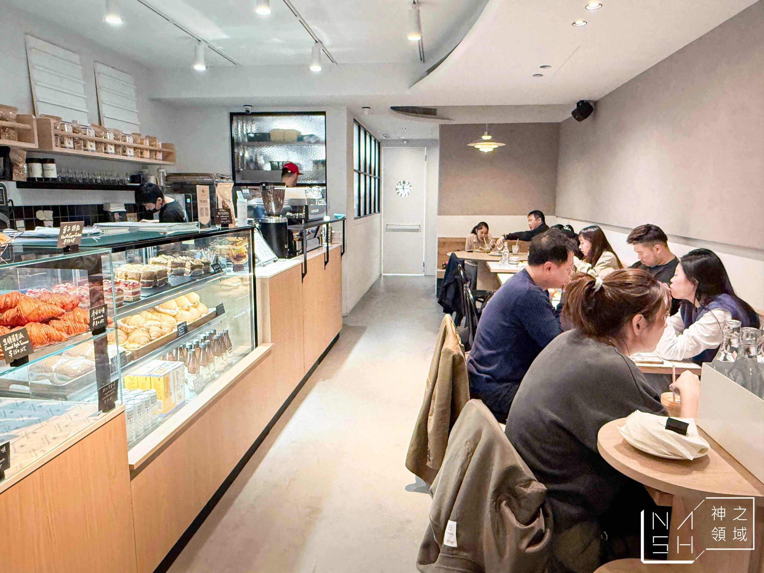 Supranormal Bakery Cafe 赤峰店