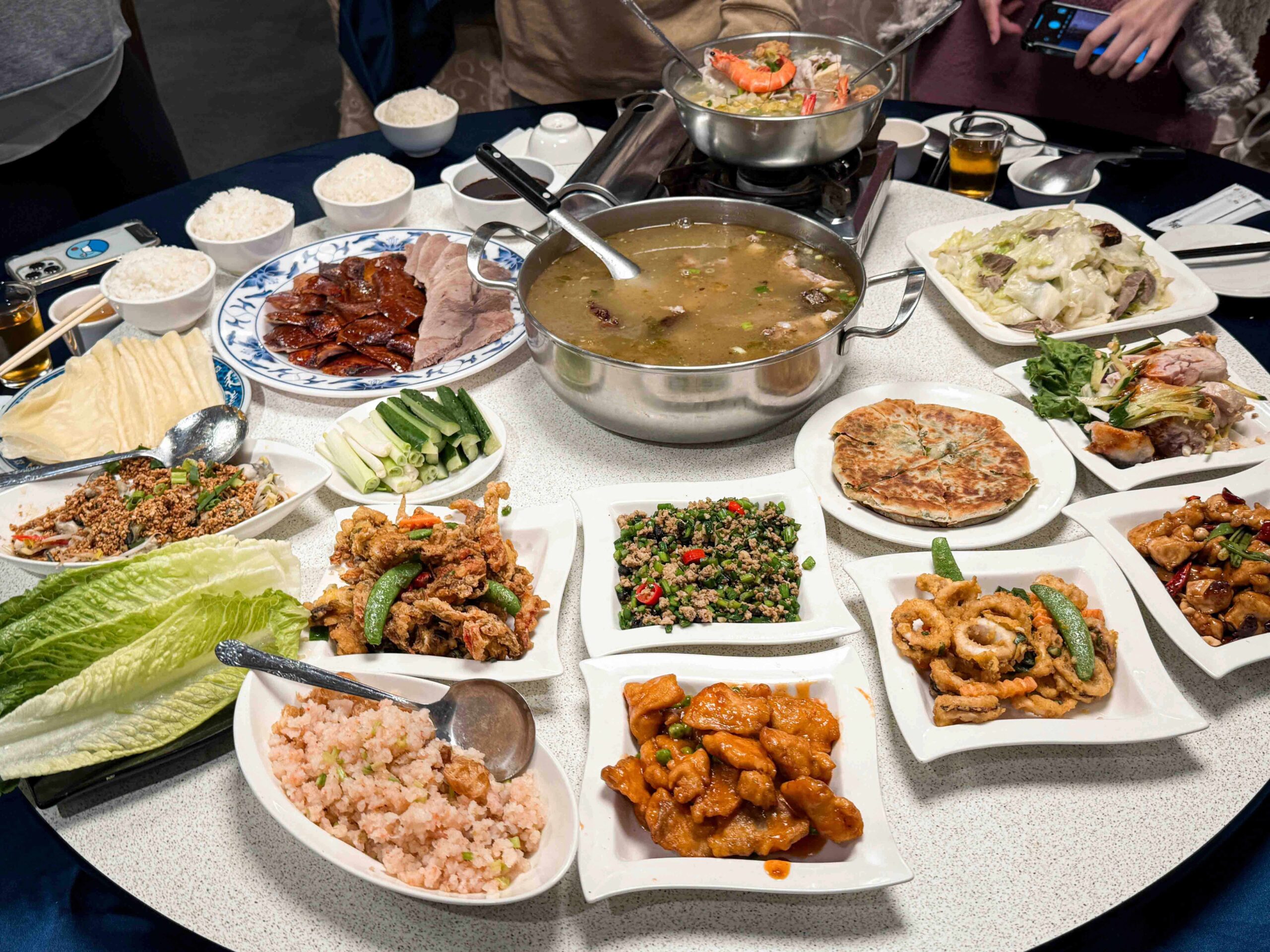 【南京復興美食】北平萬珍樓，美味烤鴨+澎湃桌菜只要四千元！超高CP值中餐廳推薦