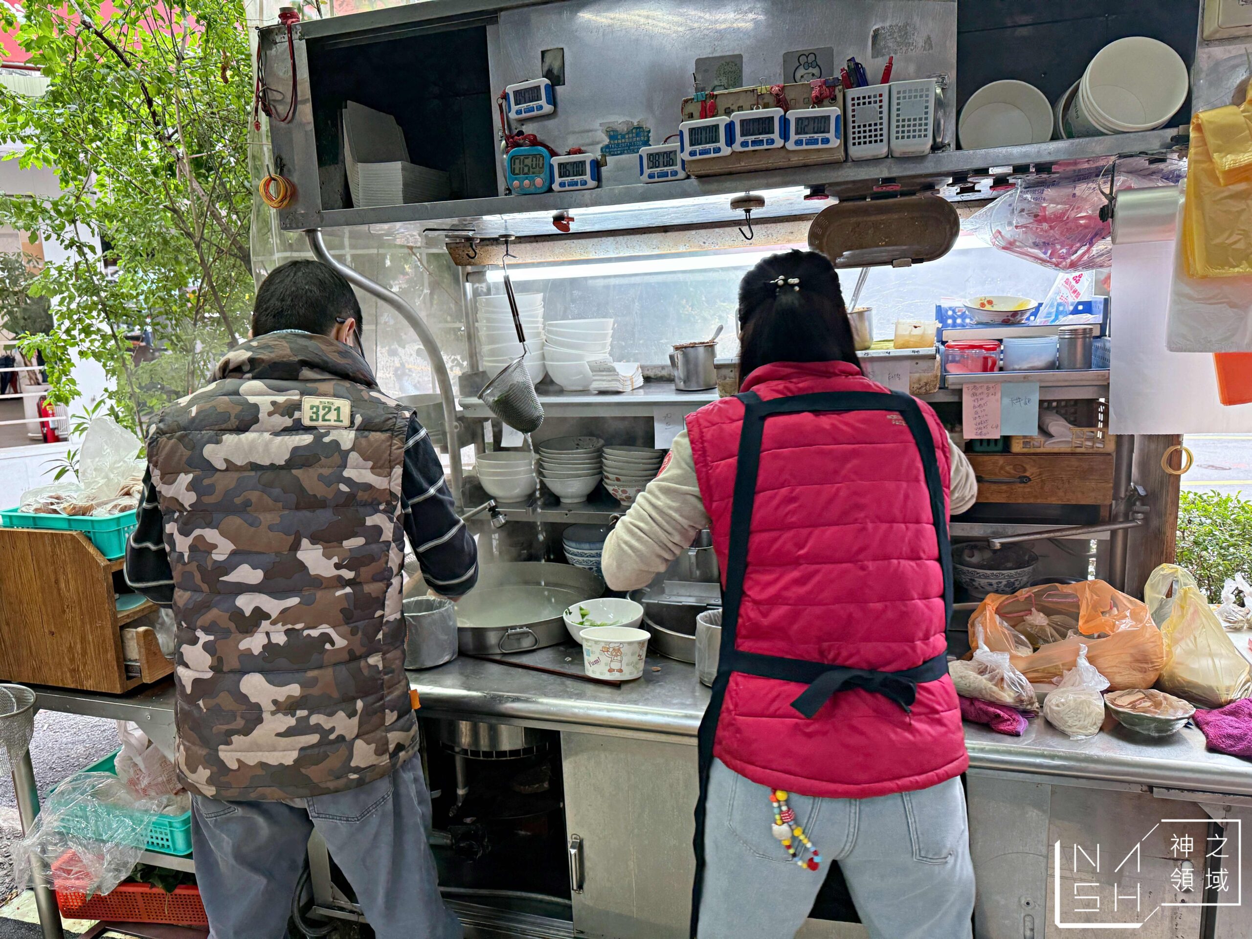高棚滿座牛肉麵