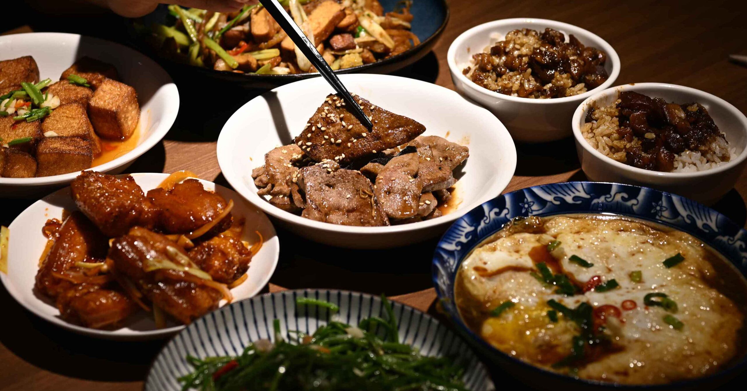 【南京復興美食】有有1969，遼寧街超人氣50年老字號熱炒店推薦！必吃客家小炒