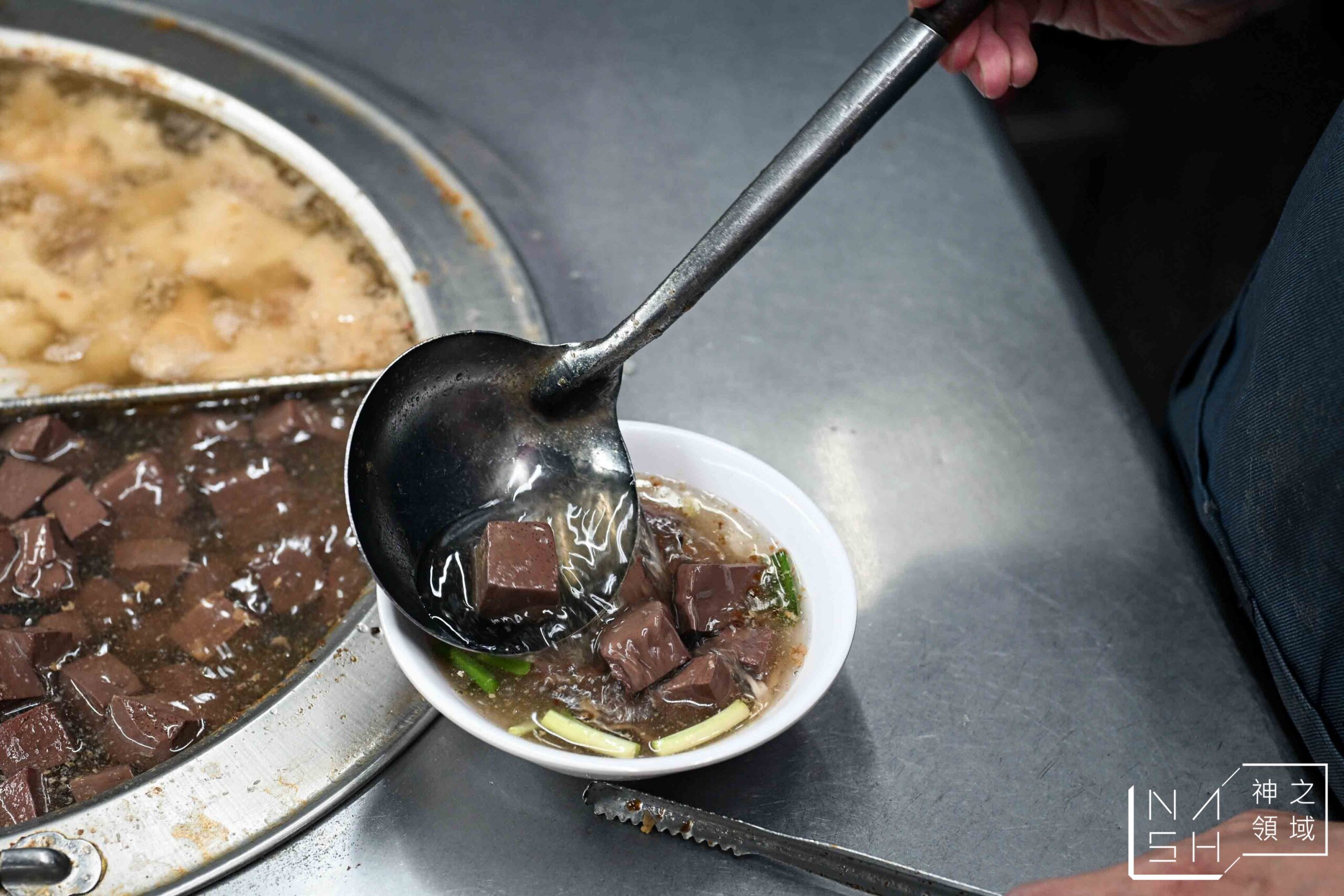 金龍焢肉飯