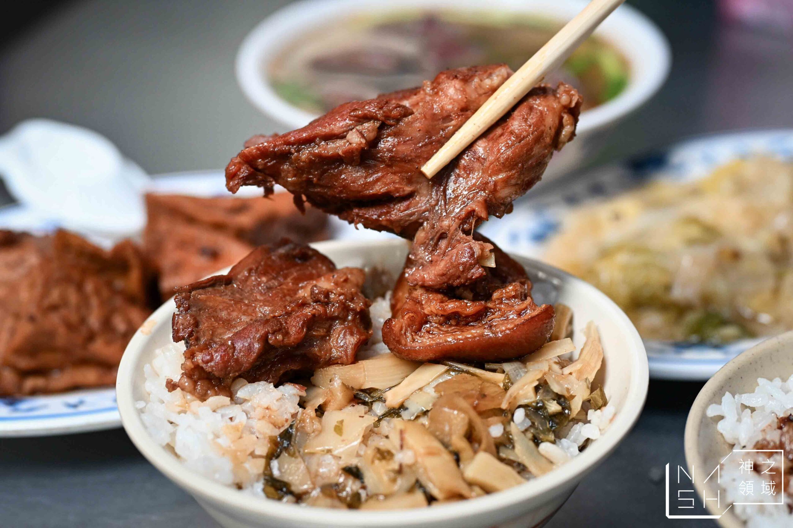 金龍焢肉飯
