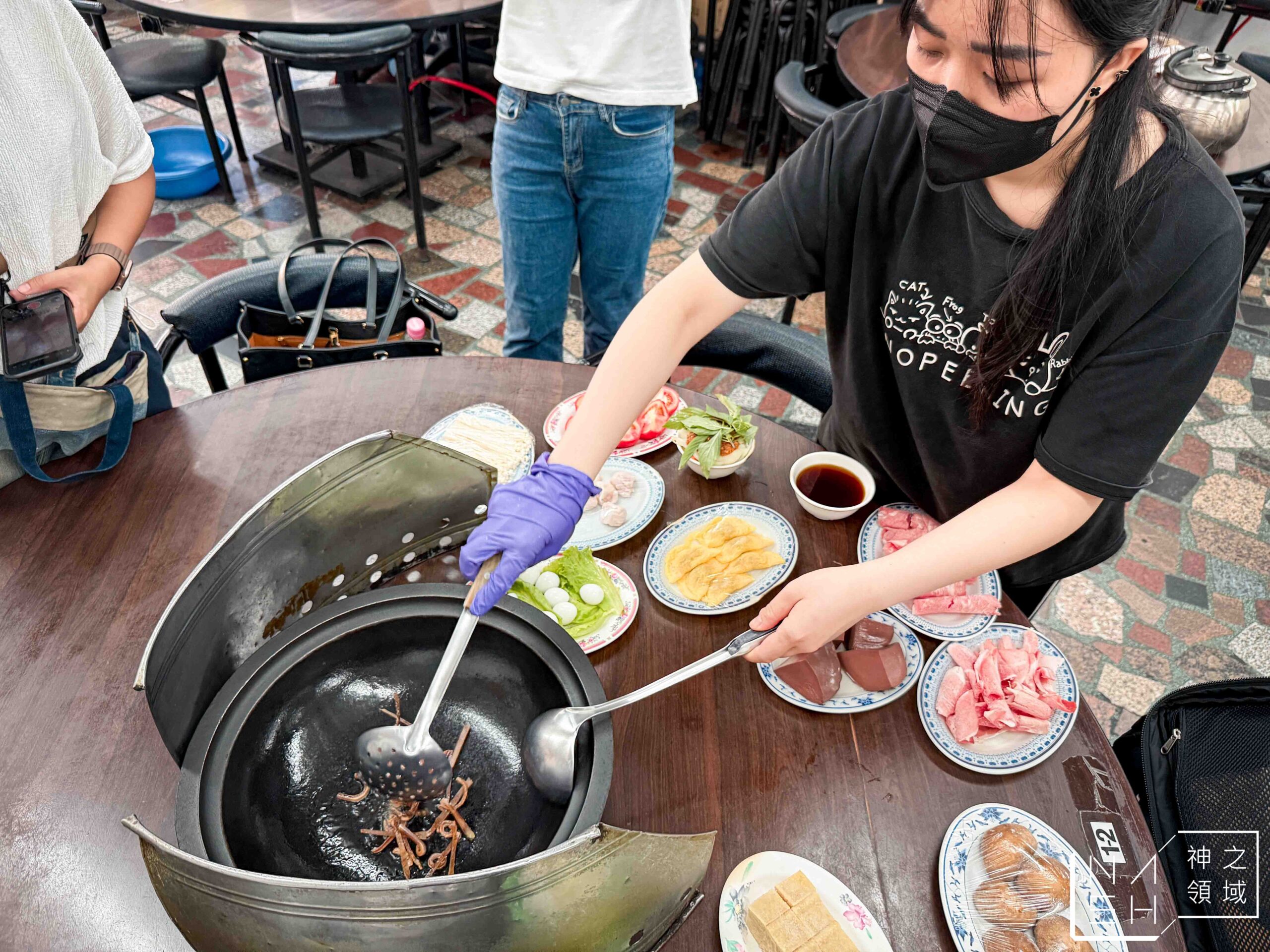 曾德自助火鍋城