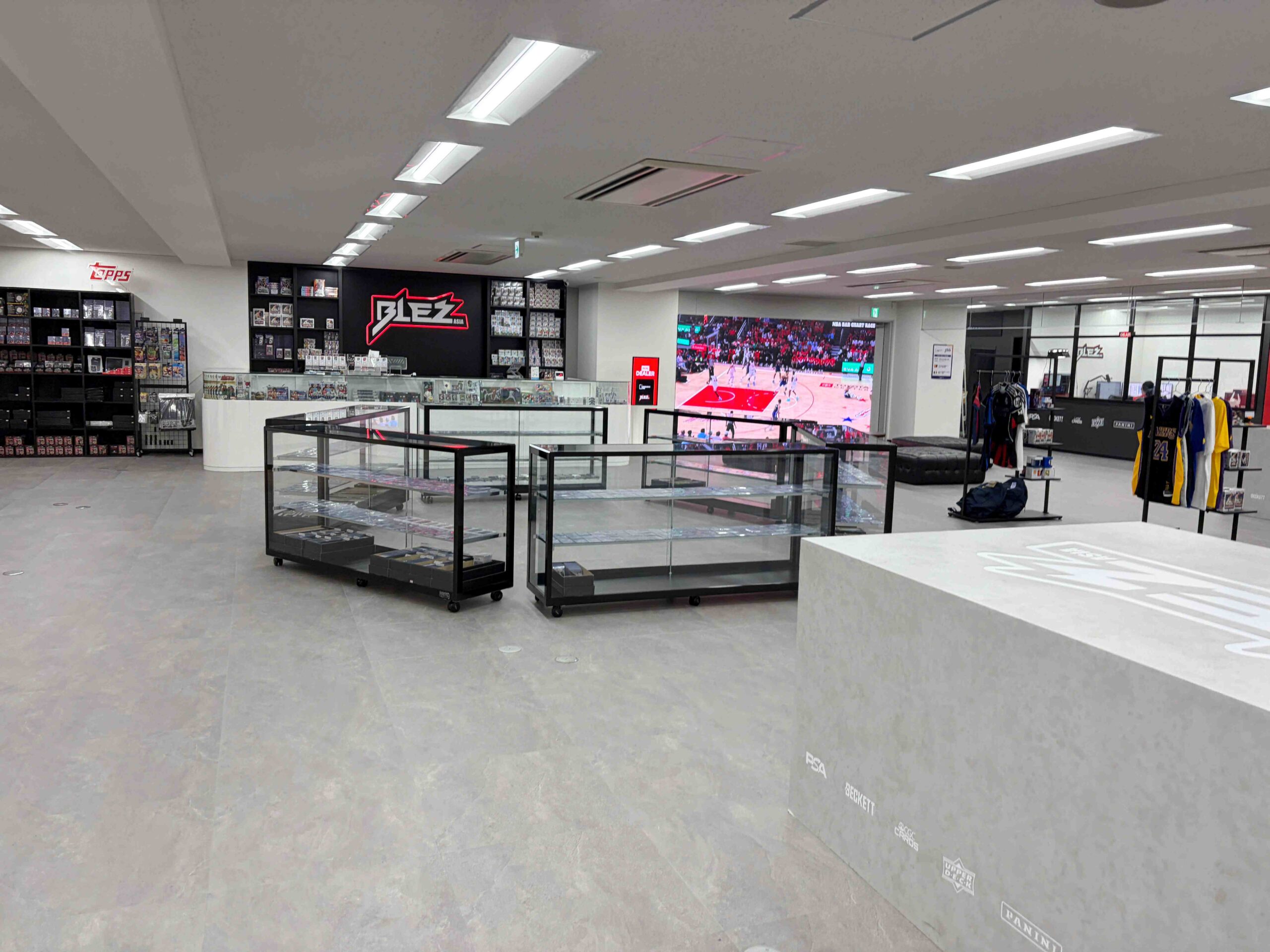 BLEZ ASIA池袋旗艦店