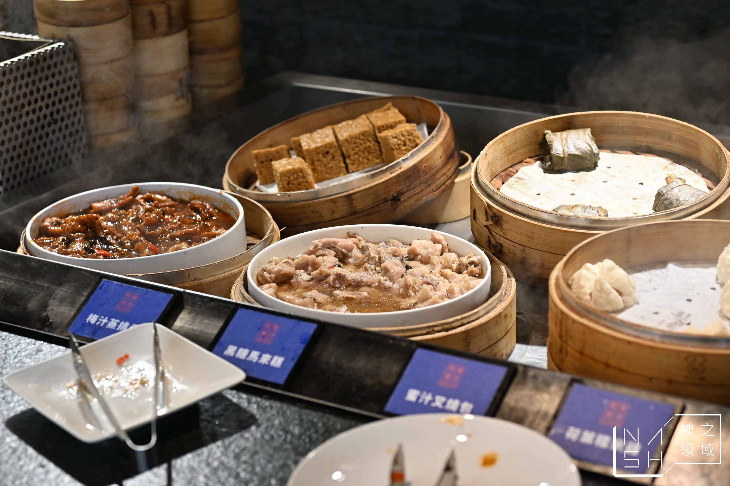 村民食堂1F廚窗港點・2F食大鍋