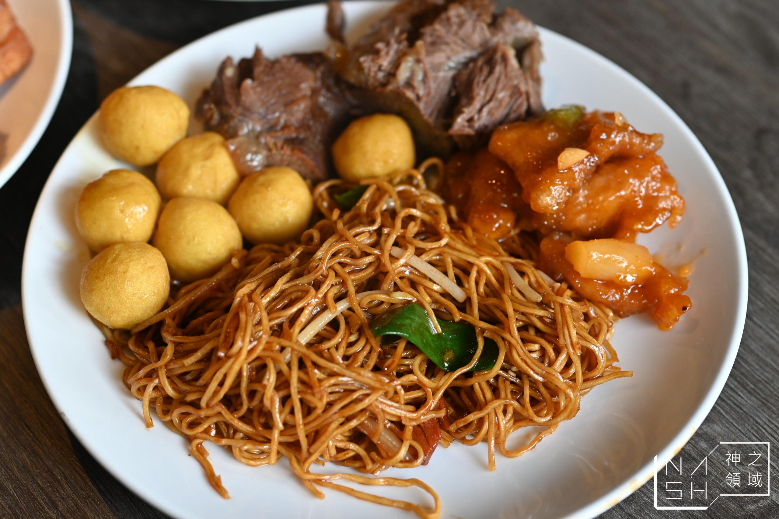 村民食堂1F廚窗港點・2F食大鍋