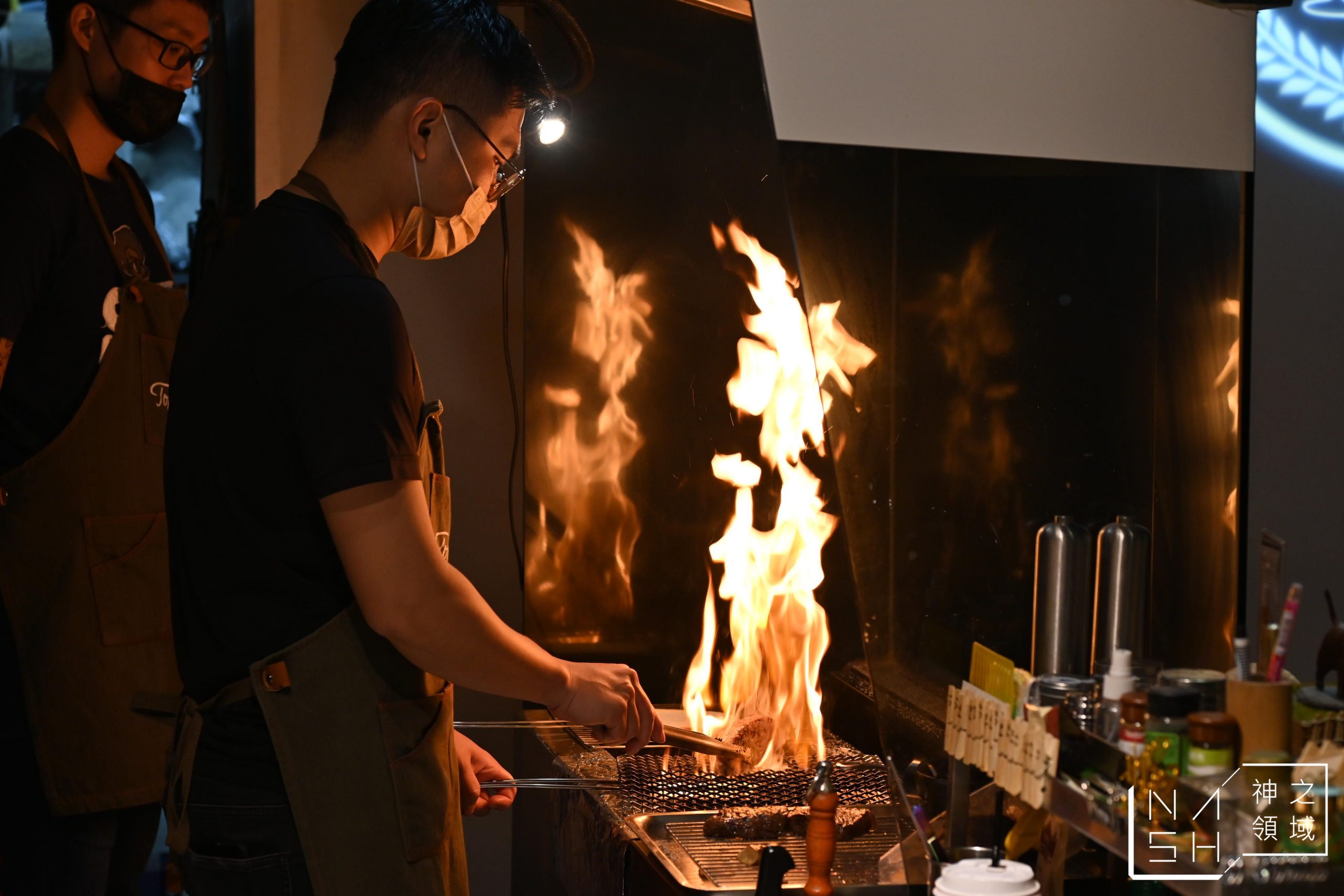 頂焰精肉小酒館