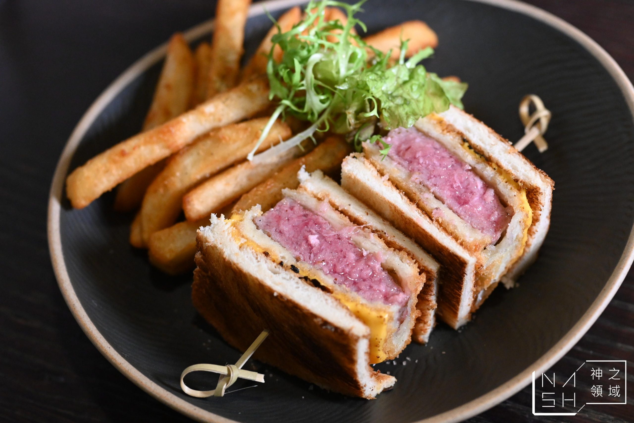 頂焰精肉小酒館