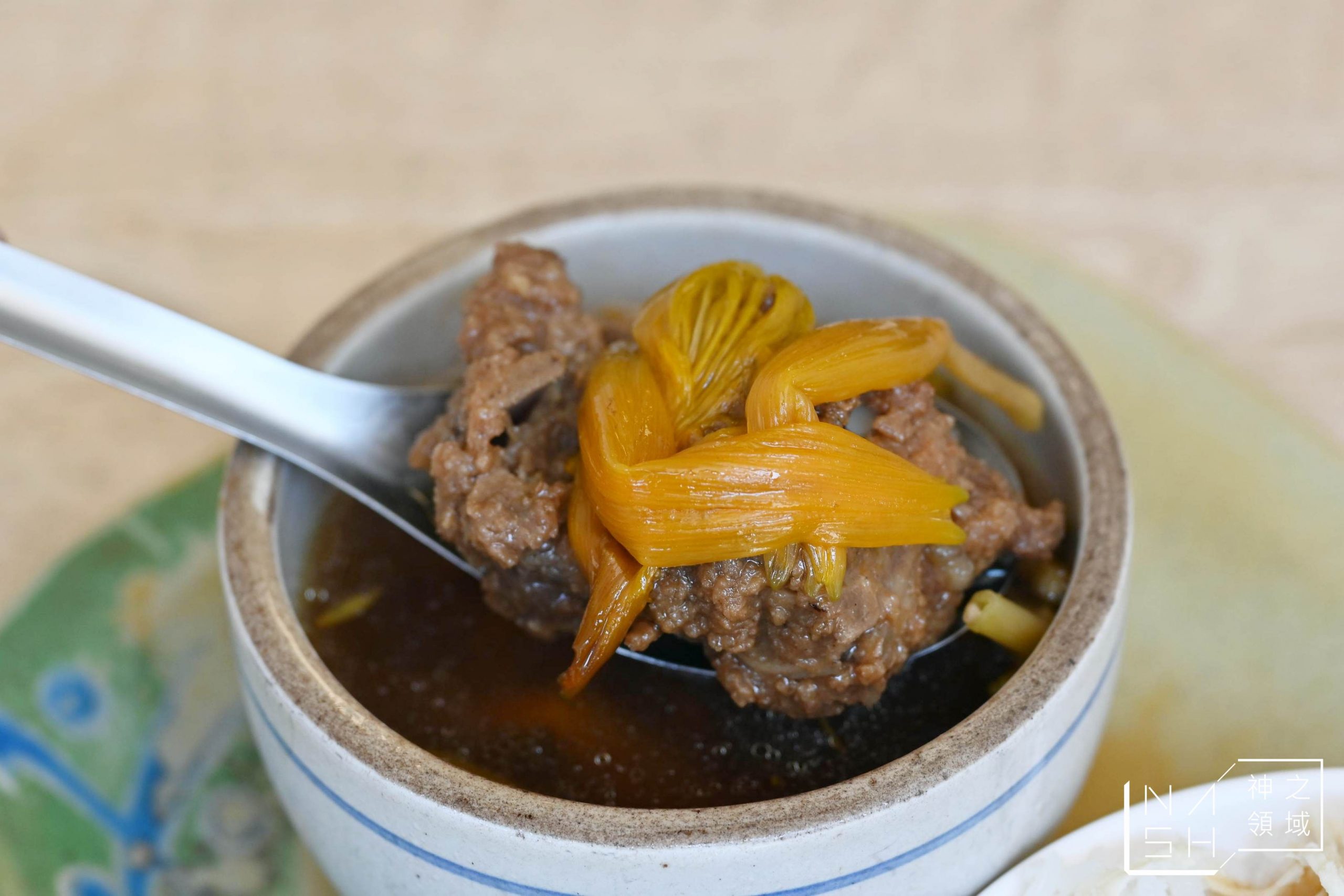 王記排骨酥湯