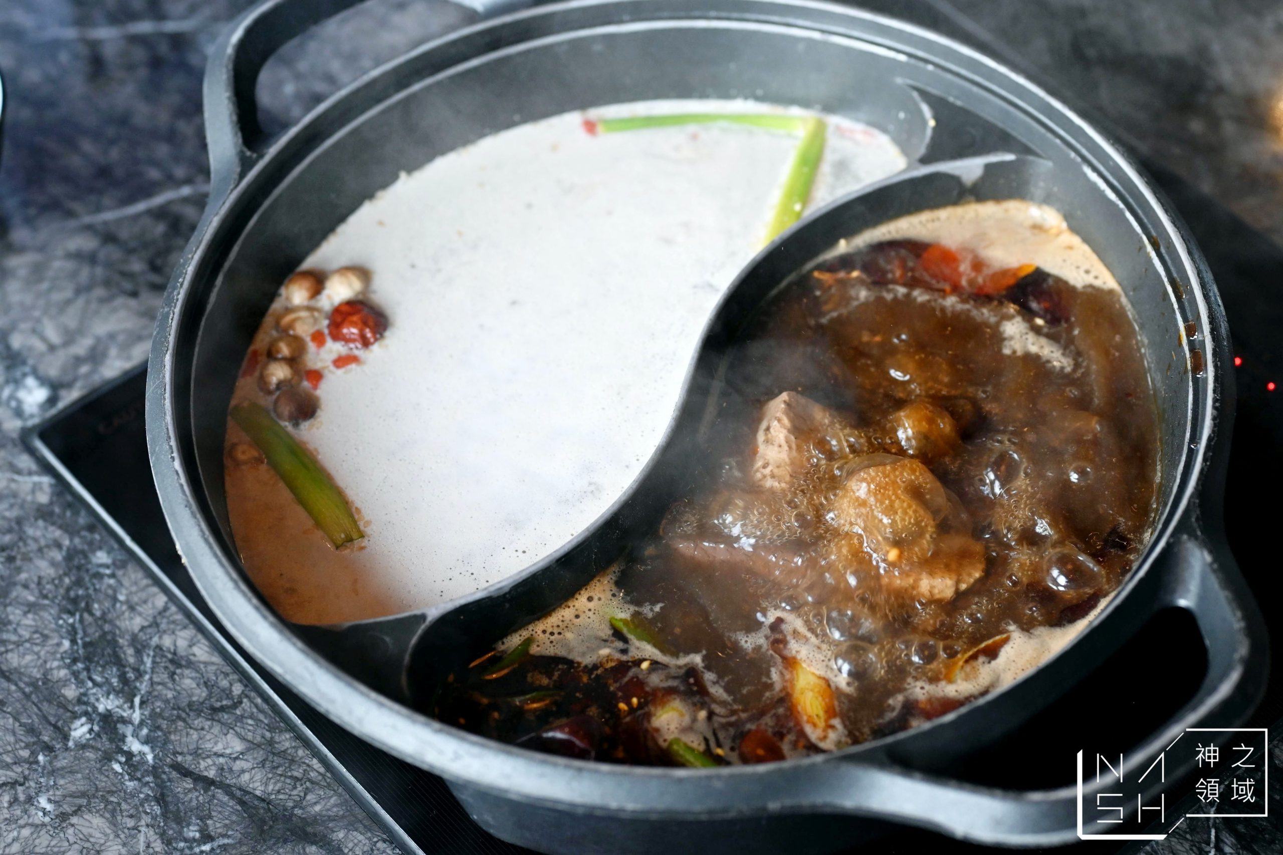 石撈麻辣鴛鴦鍋