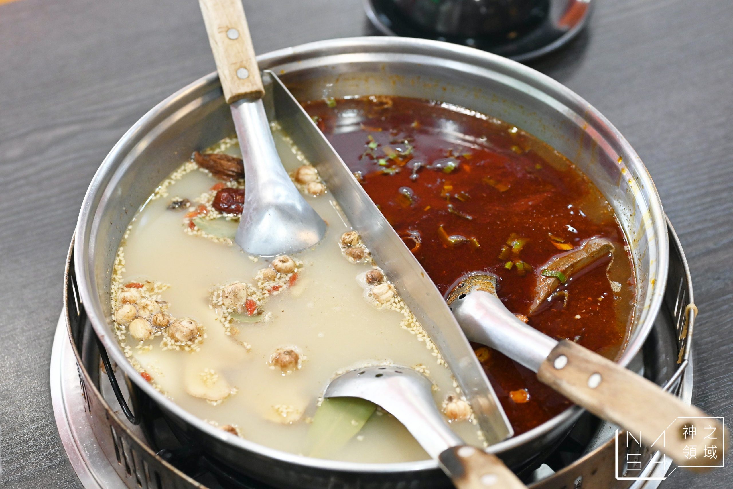 皇家帝國麻辣火鍋吃到飽