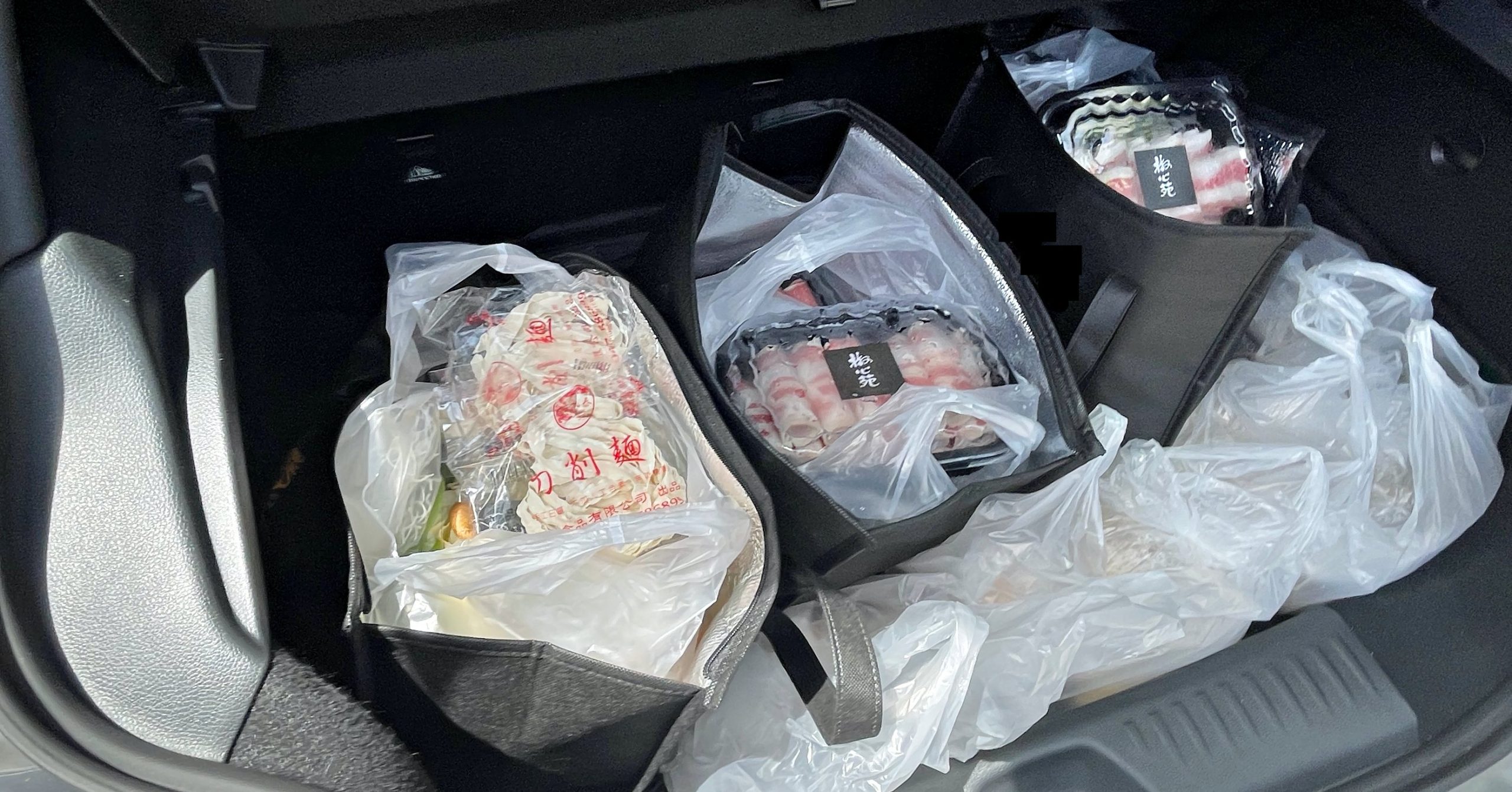 【南京復興美食】椒心苑麻辣鍋外帶，10人份100盎司肉盤超級讚
