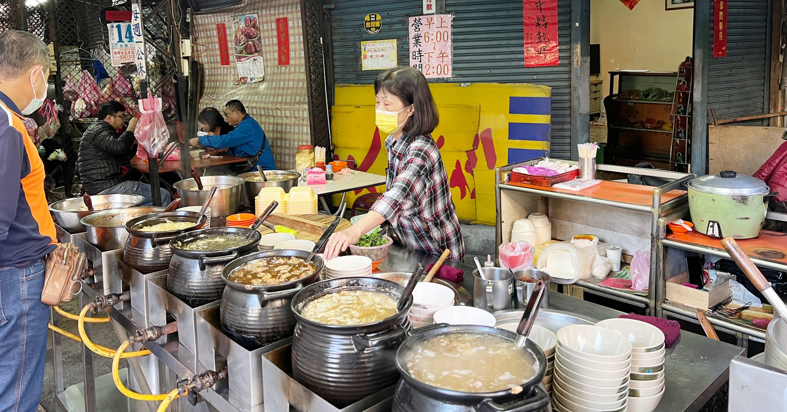 【三重美食】三重酸菜焢肉飯，超低調的必吃市場美食 (菜單)