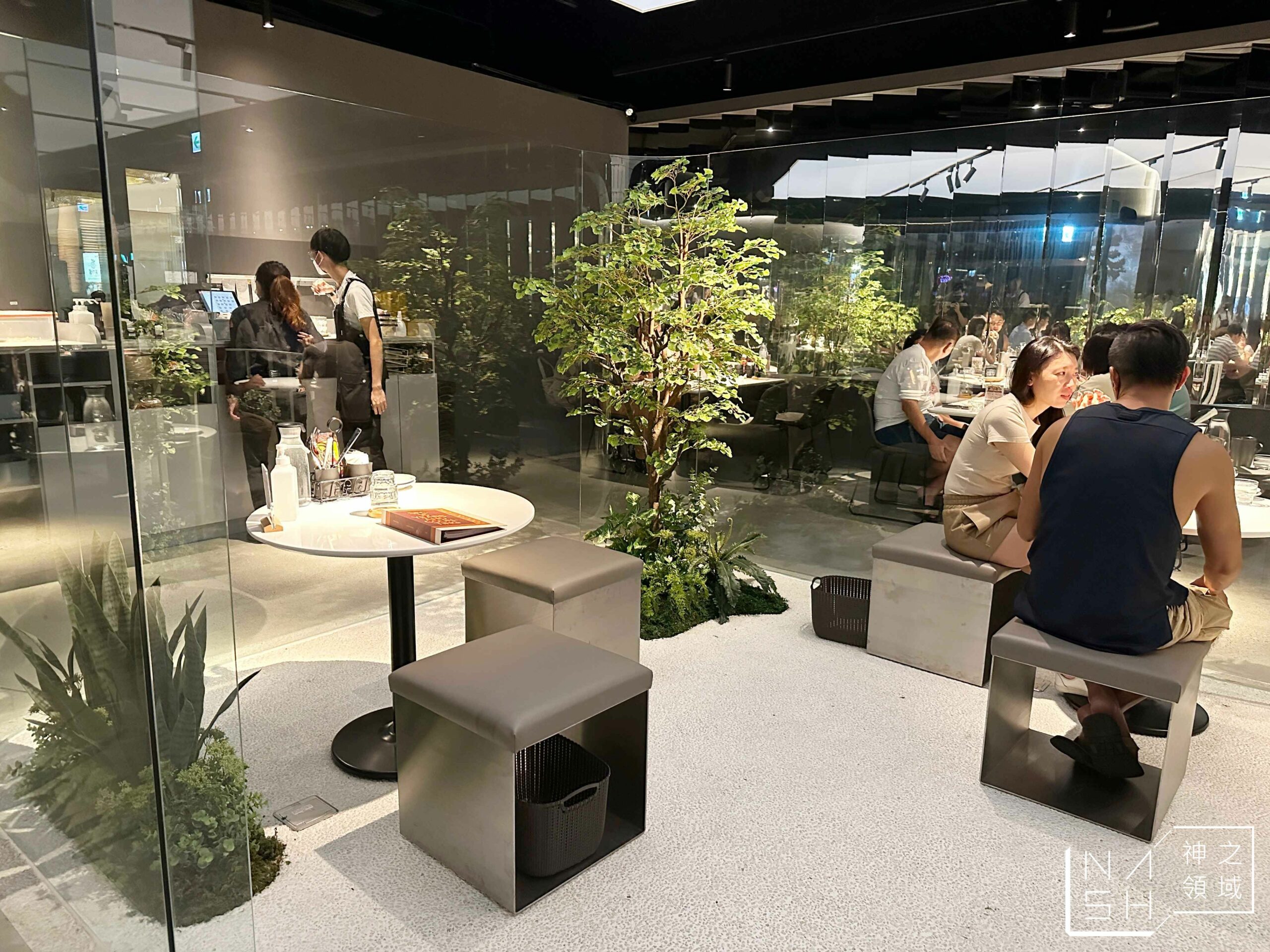 貳樓台中秀泰文心店