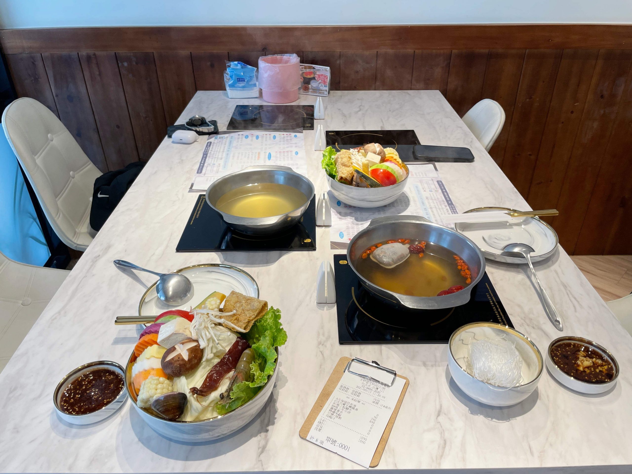 小聚人火鍋店