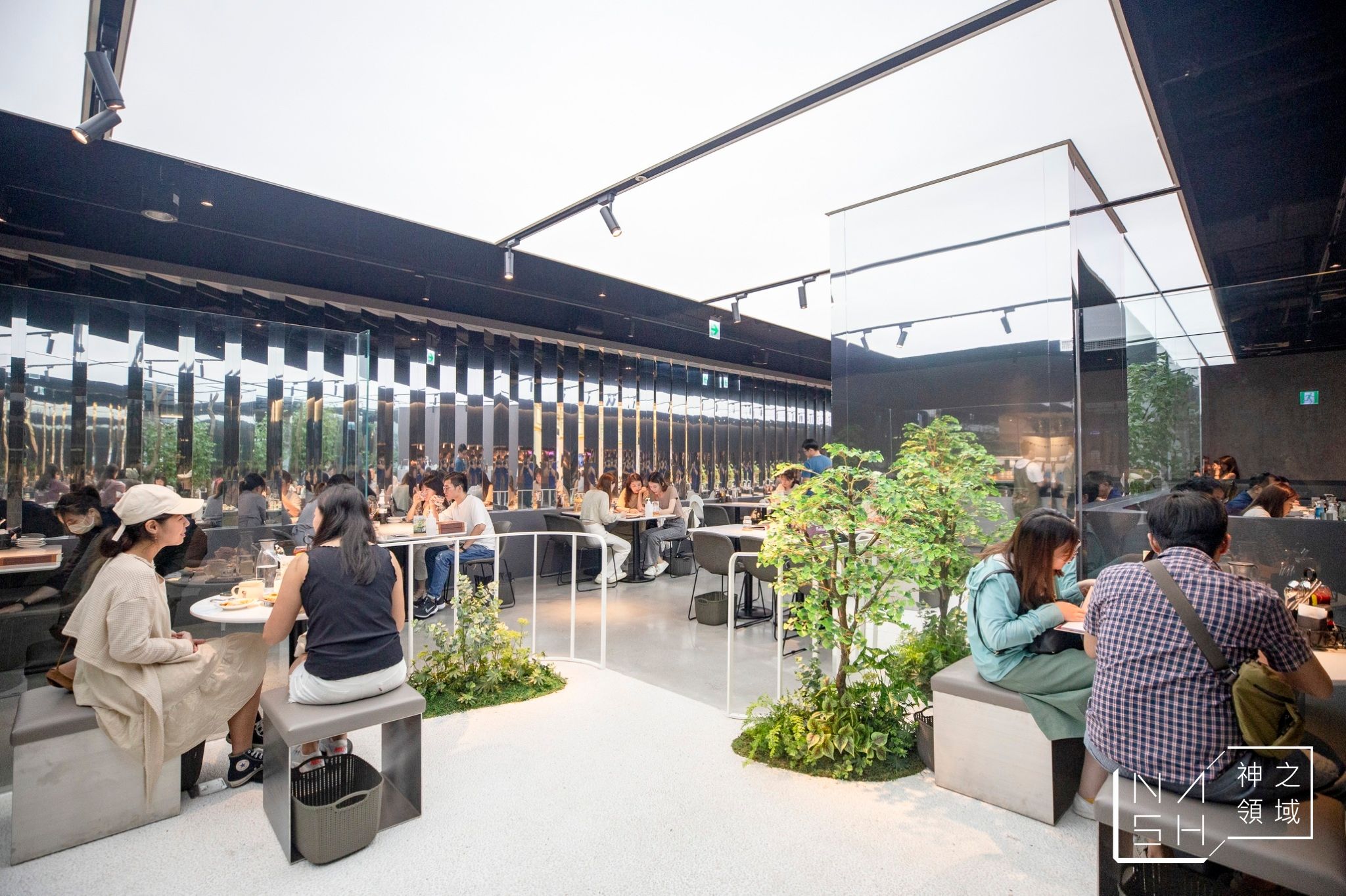 貳樓台中秀泰文心店