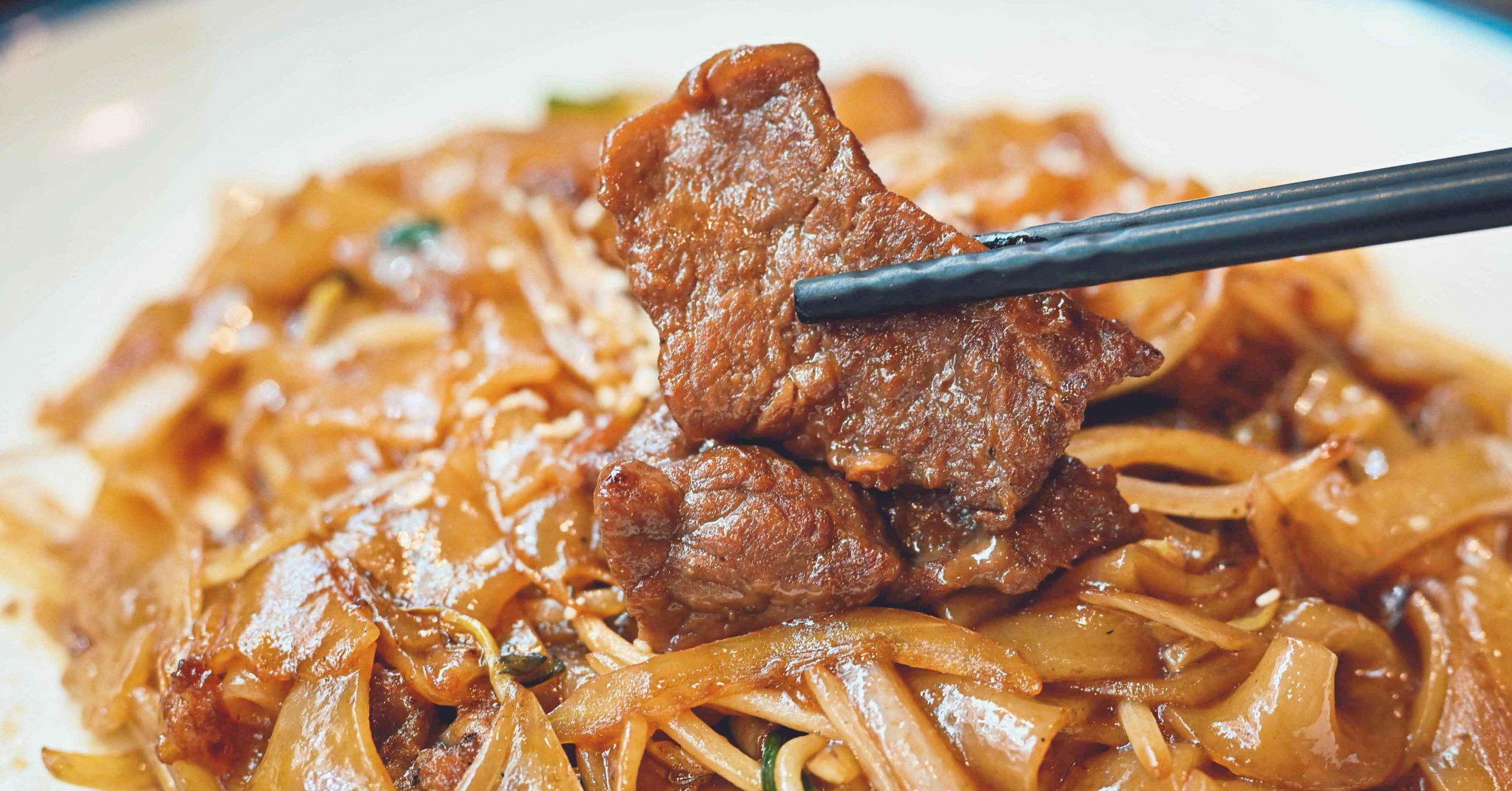 【新莊美食】旺角飲茶，環境不佳但干炒牛河不錯 (菜單)