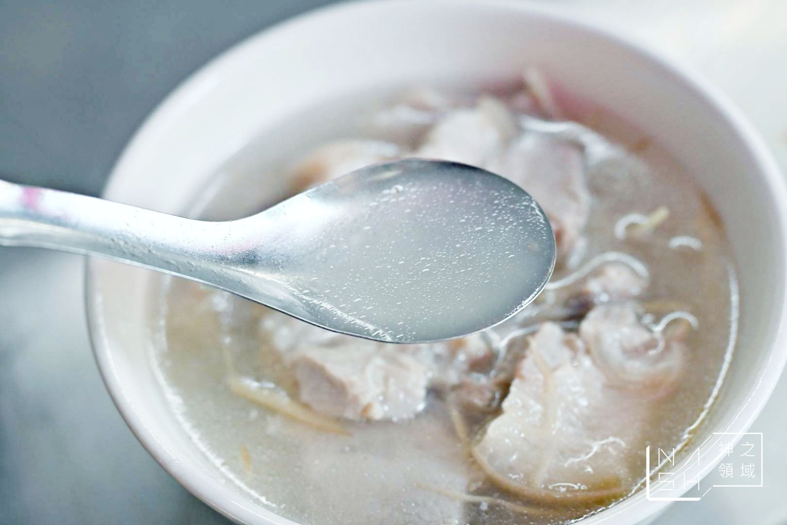 許仔豬腳麵線